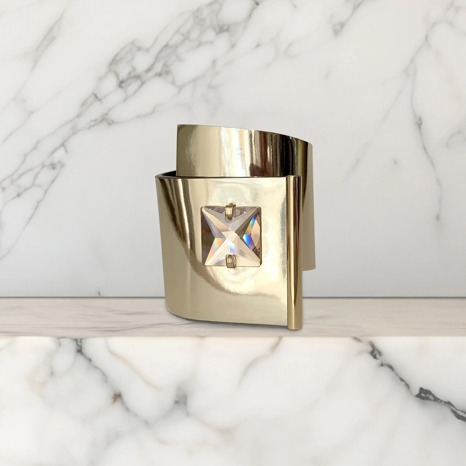 katherine_riardant-VERSA CUFF-mirror gold-front-1500x1500-300dpi-1.jpg