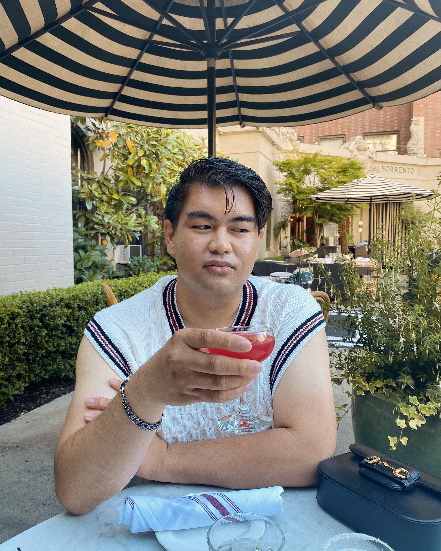 Honestly, this is my personality and I&rsquo;m okay with that. #authenticity 😒

.

.

.
#design #vsco #vscocam #vscogrid #styling #blog #blogger #lifestyle #food #foodblogger #foodporn #like4likes #likeforlikes #likeforfollow #drink #fashionblogger 