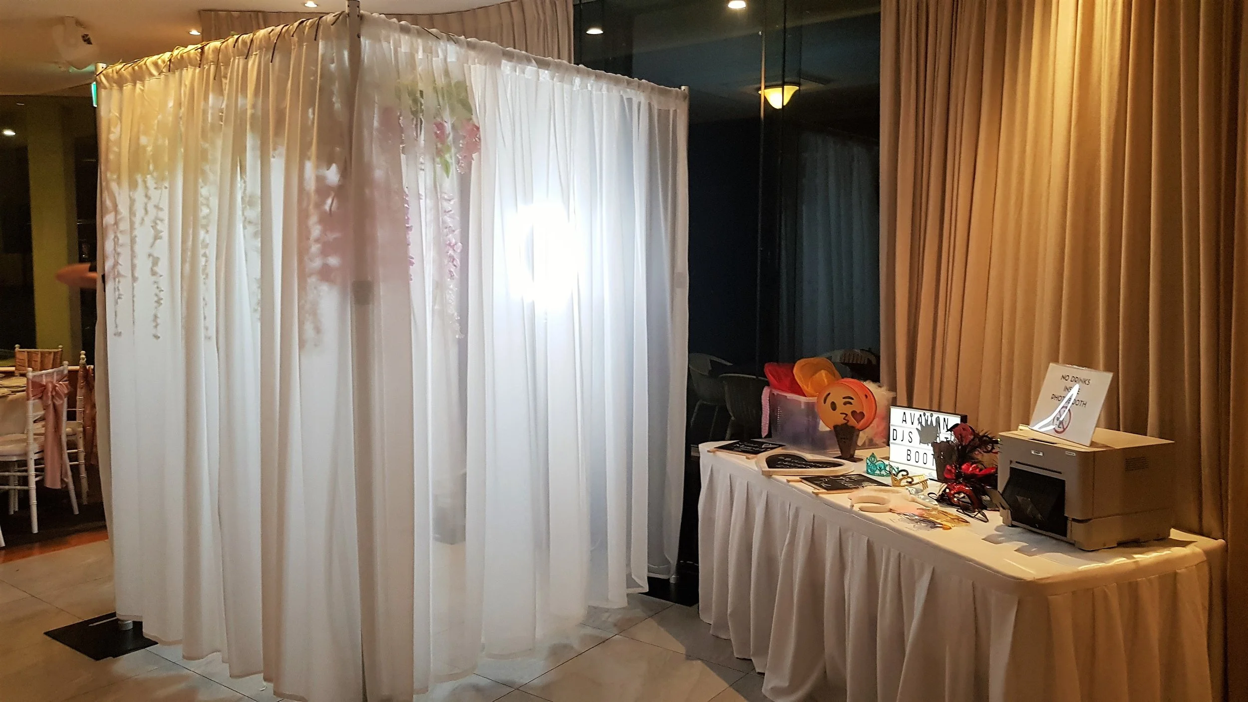 Avalon DJs Wedding Photobooth w/ Flower Backdrop