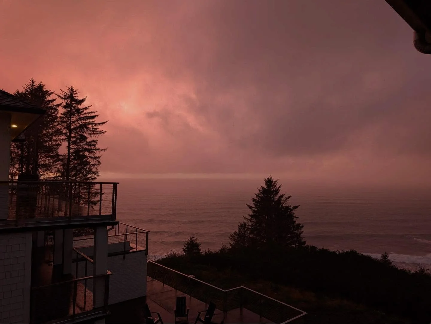 We had the most lovely stormy weekend at the beach yoga retreat. I am so thankful for this wonderful group! We did yoga, walked, enjoyed meals and conversations. The weather gave us a show! What beauty we got to witness!!

#yogaretreat #oregoncoast #