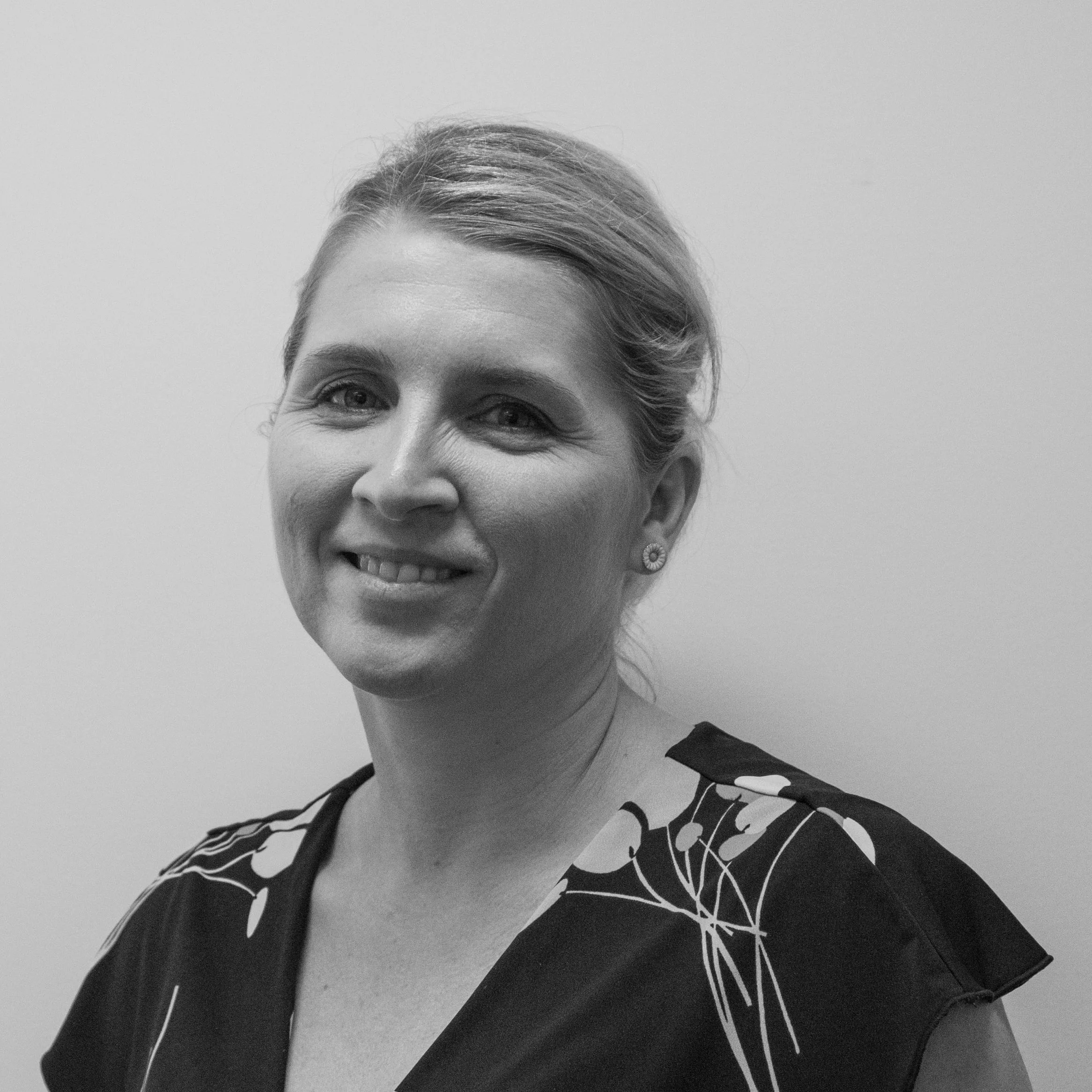 Joanne Brassington - Senior Research Director Jo has a research, marketing and communications background working in both client-side and agency roles. She has worked with a diverse range of clients from both private and public sectors across business and consumer research including brand tracking, product pricing and development, customer and employee satisfaction. She is passionate about understanding her client's business and delivering meaningful, usable and inspiring research.