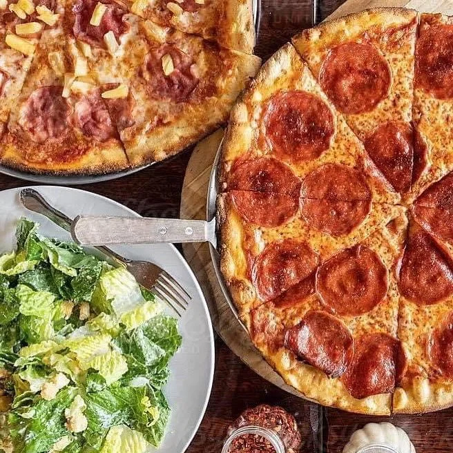 We are open 5pm-8pm tonight with our full a&rsquo;la carte menu of apps, pastas, pizzas, and our weekly entree specials! Give us a call before you head in and we&rsquo;ll have your table ready 😊