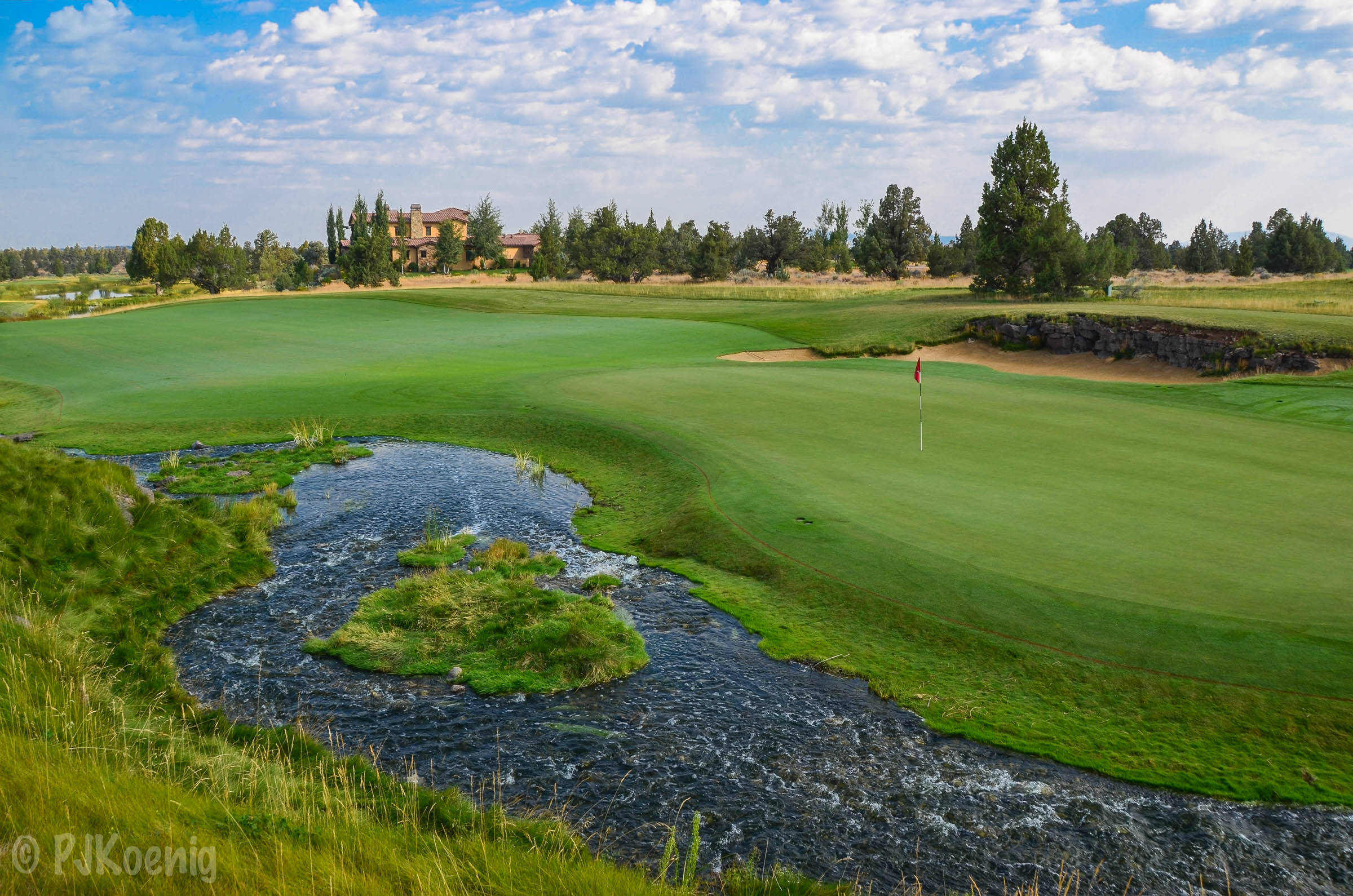 The 6th hole at Fazio's course at Pronghorn