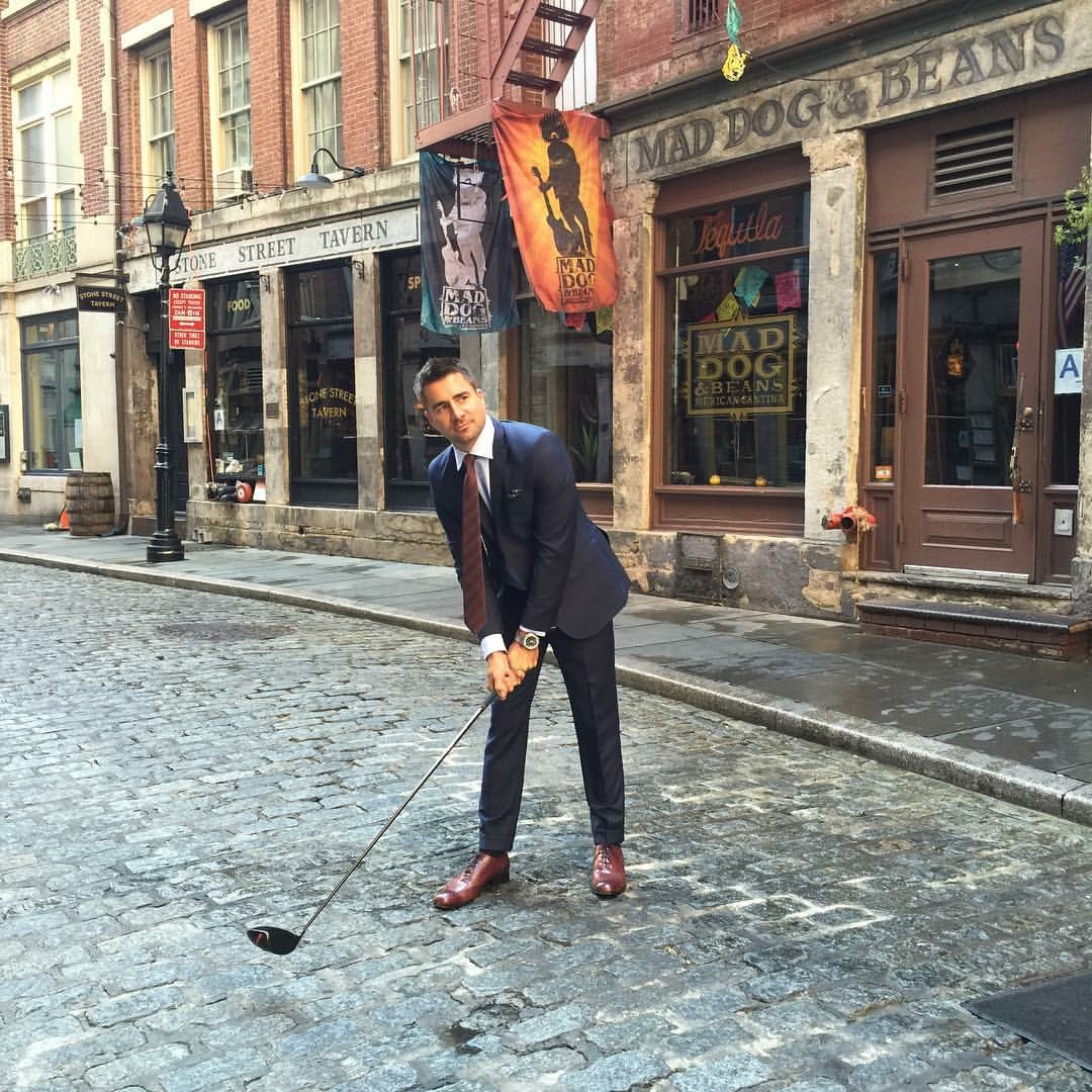 The cobblestones on Stone Street break hard left. 