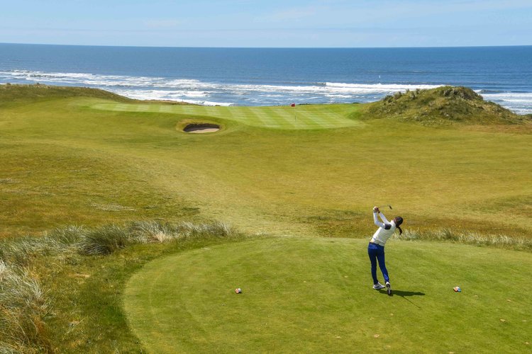 Our final round pairing featured Instagram standout Kasia Kay . This girl can golf her ball.