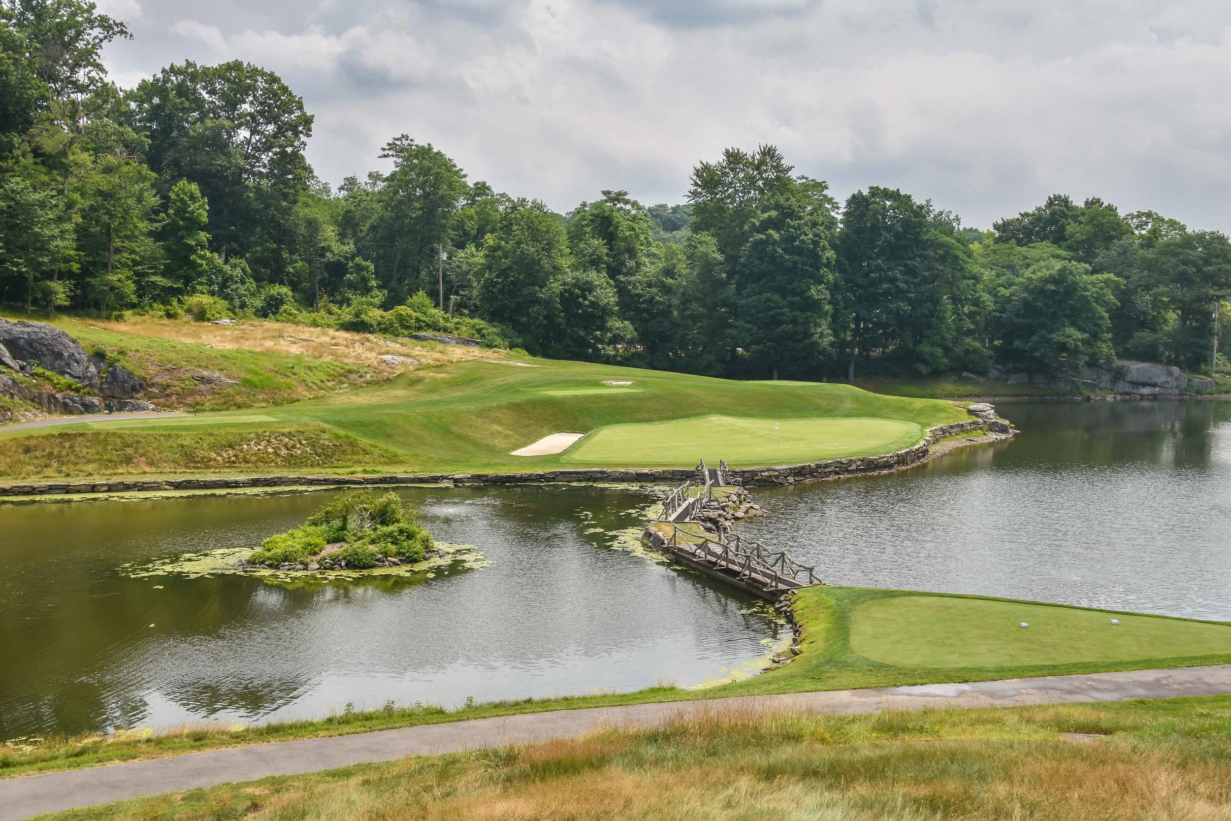 The often overlooked par 3 10th hole.