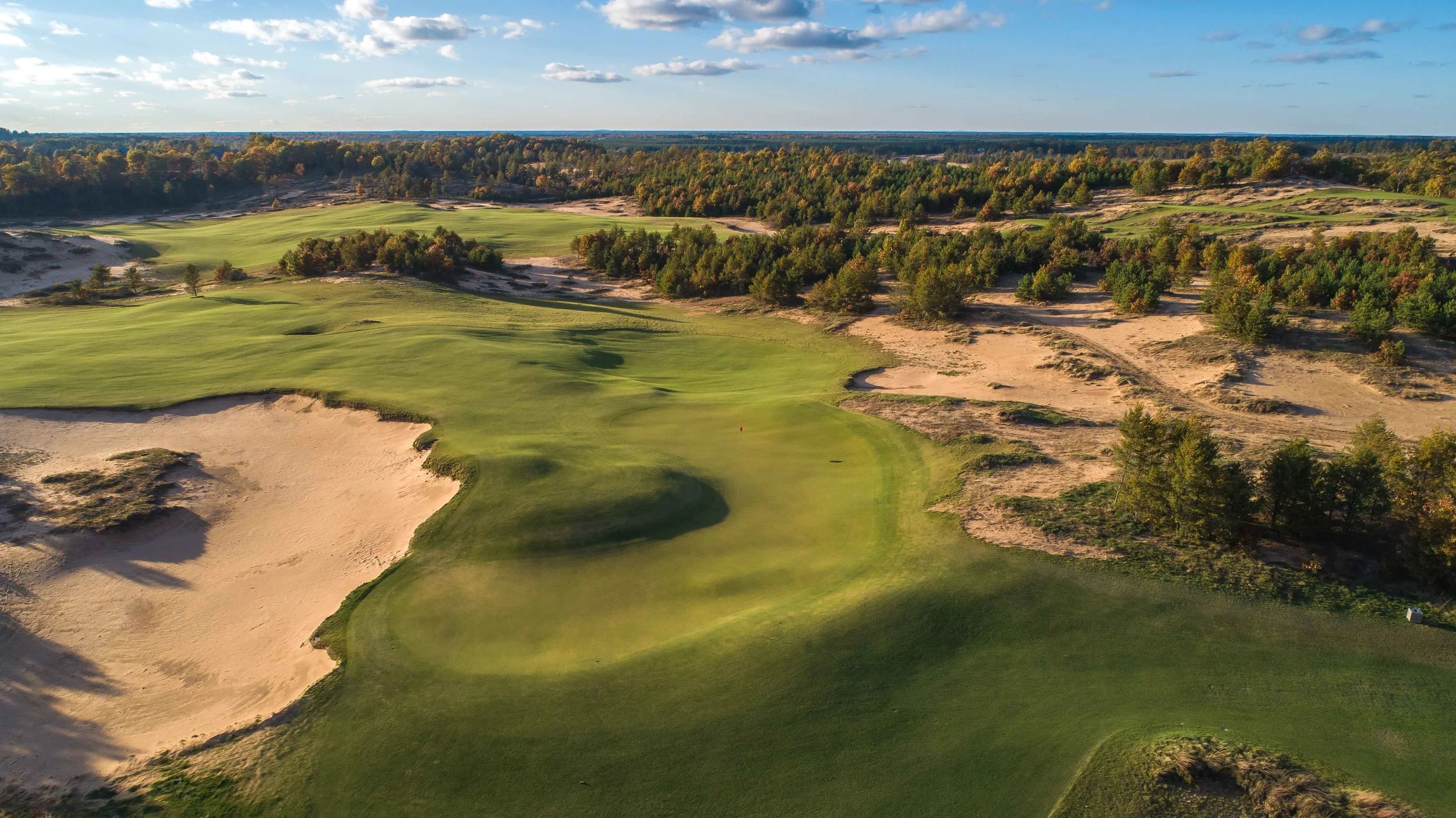 The boomerang 6th green at Mammoth Dunes.