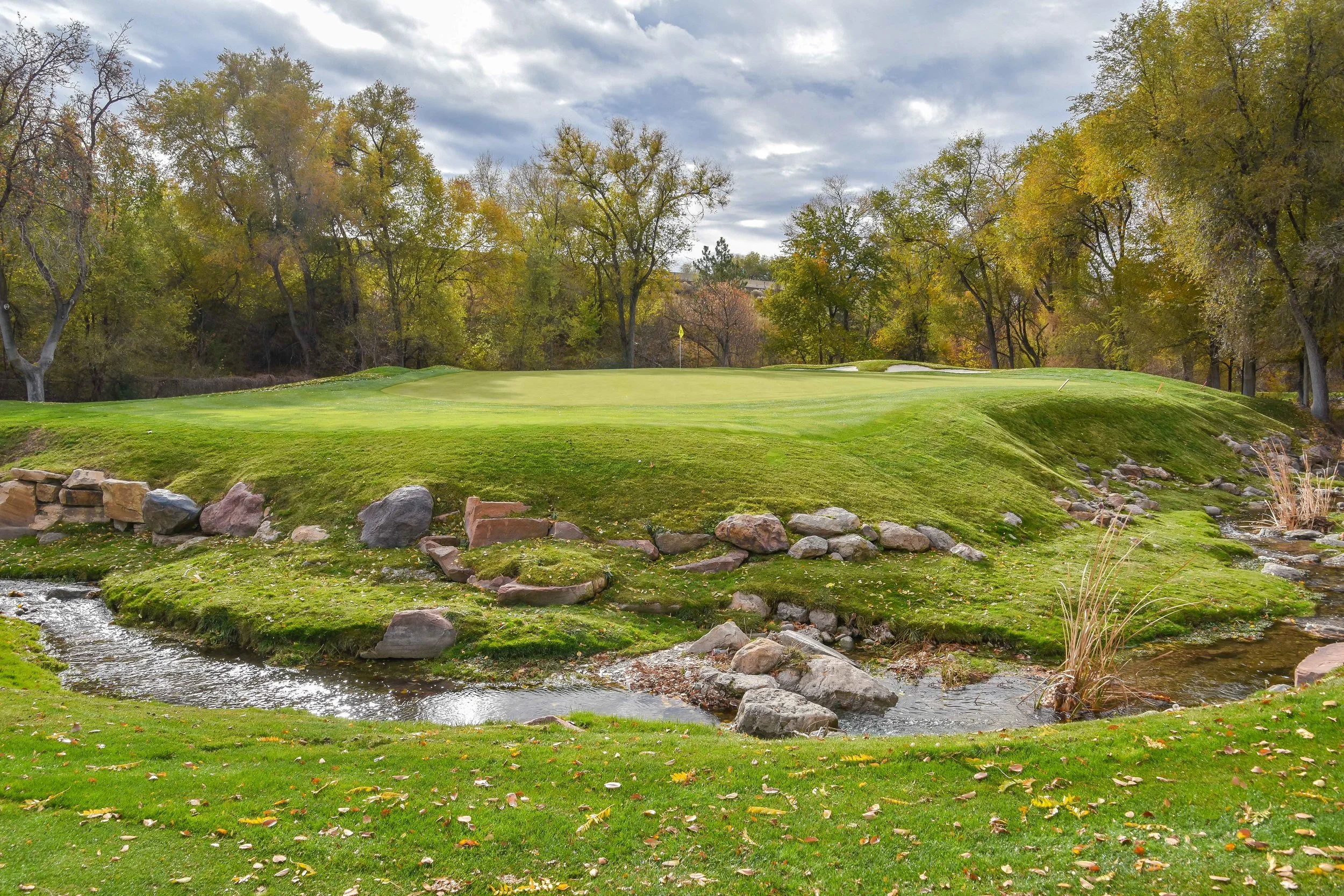Another view of the fantastic 11th hole at The Country Club of Salt Lake