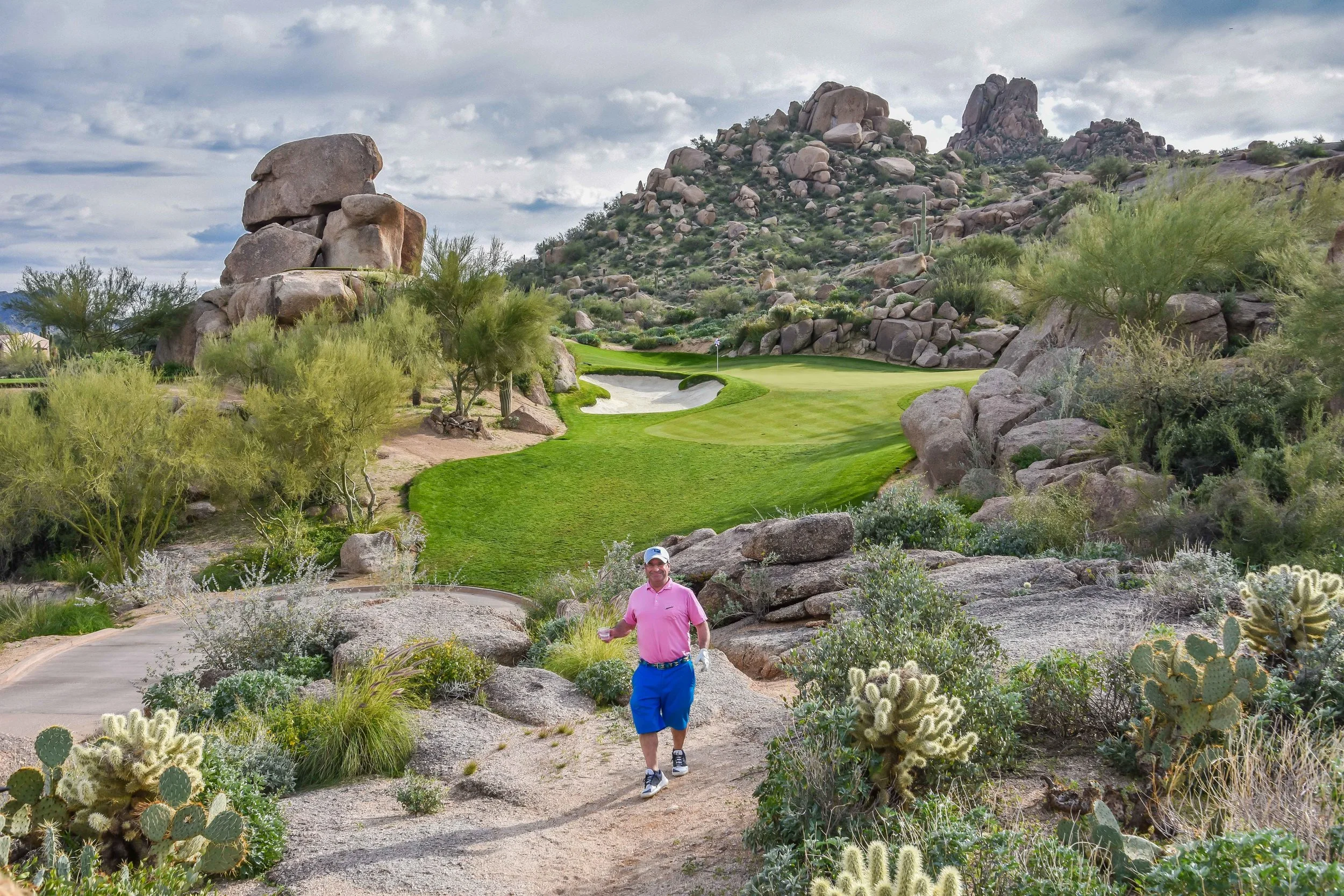 Here we have the 11th hole at Estancia, a standout par 3. Also shown here is RGV Tour standout, Mr Forgan.