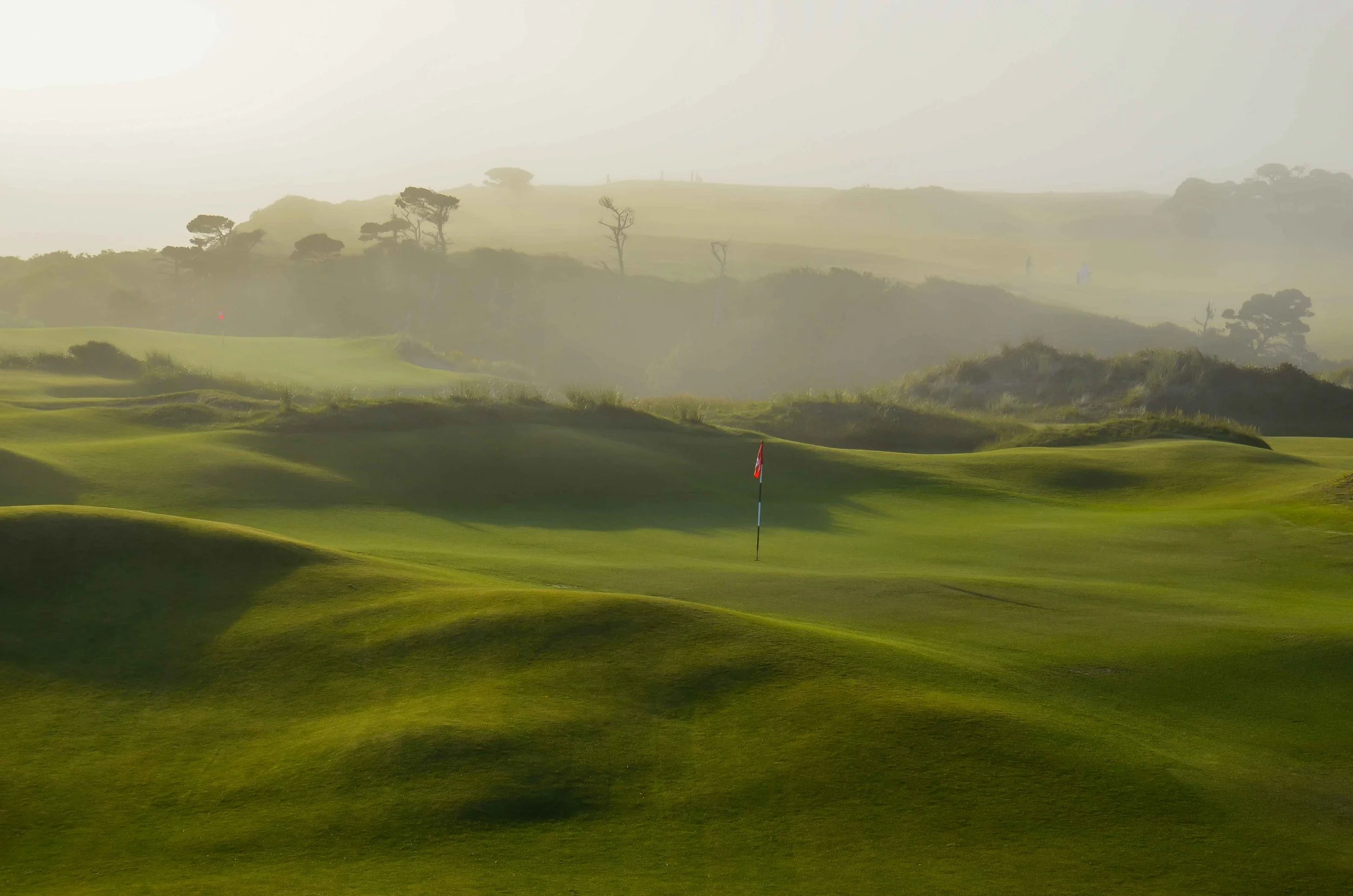 #7 on Bandon Preserve with Bandon Dunes in the distance
