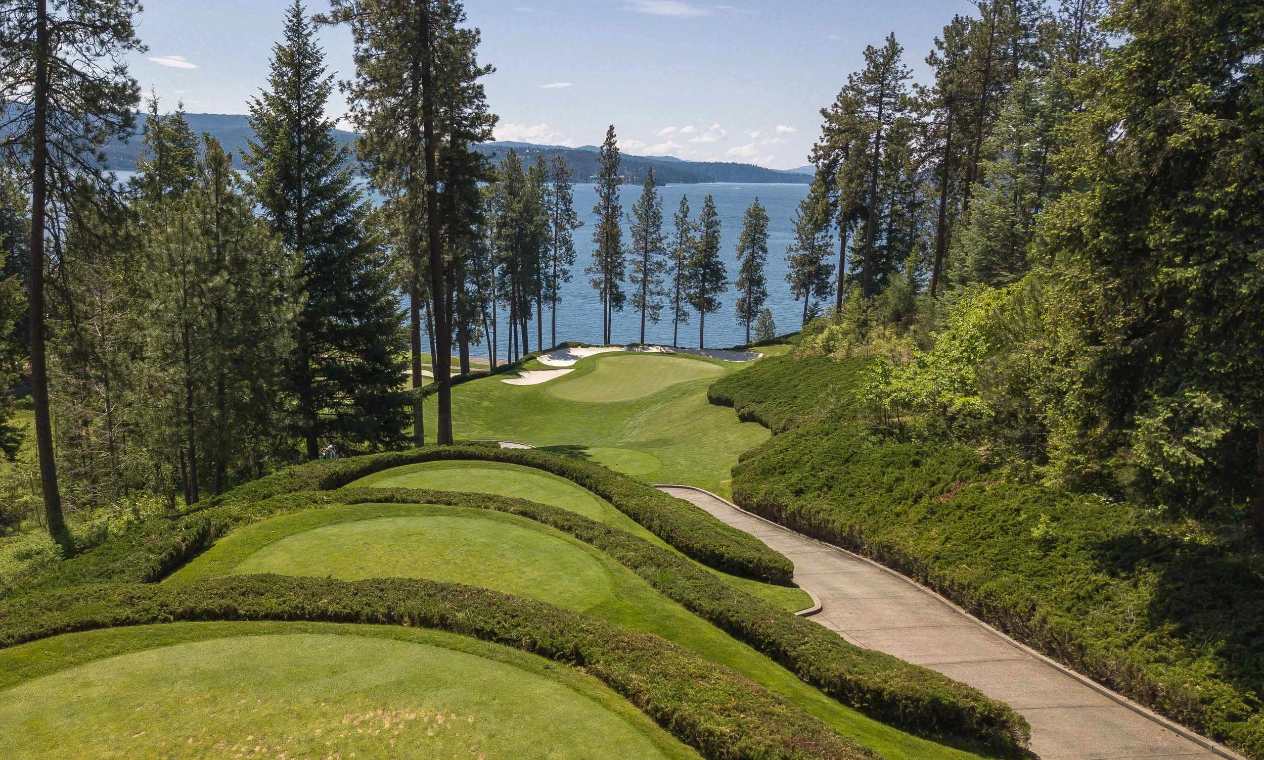 The downhill 6th hole.