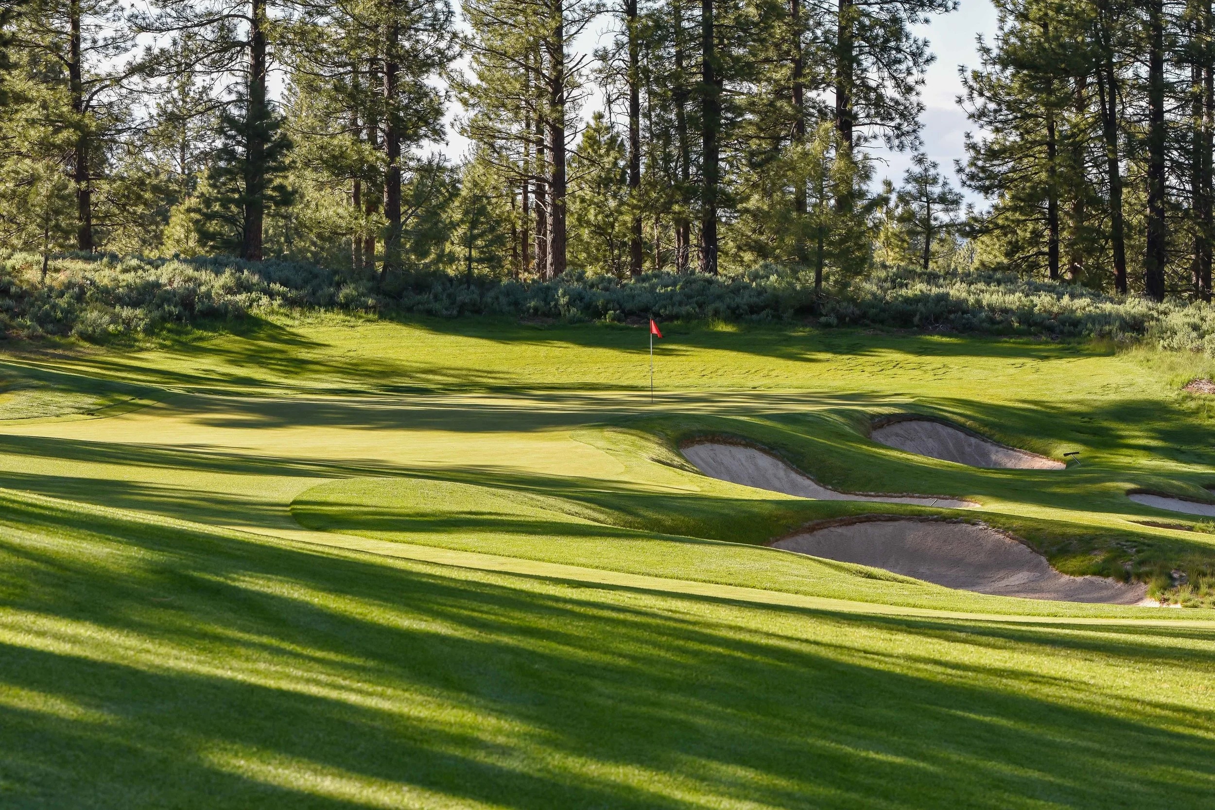 The short par 3 3rd hole at Old Greenwood.