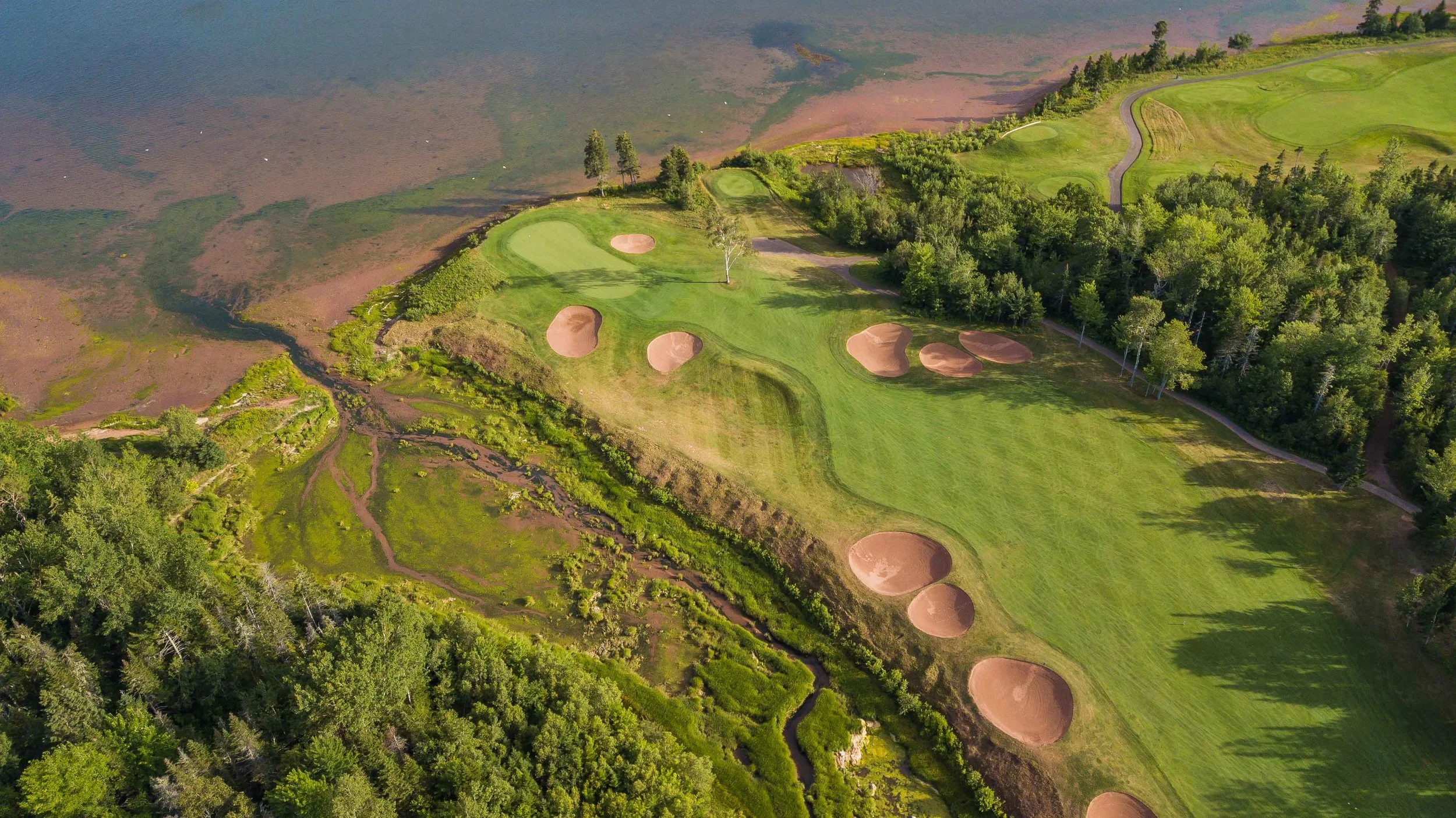 The signature hole on the Dundarave course is a short yet challenging par 4.