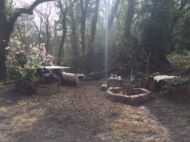 The idyllic setting all dressed & ready for the day. 