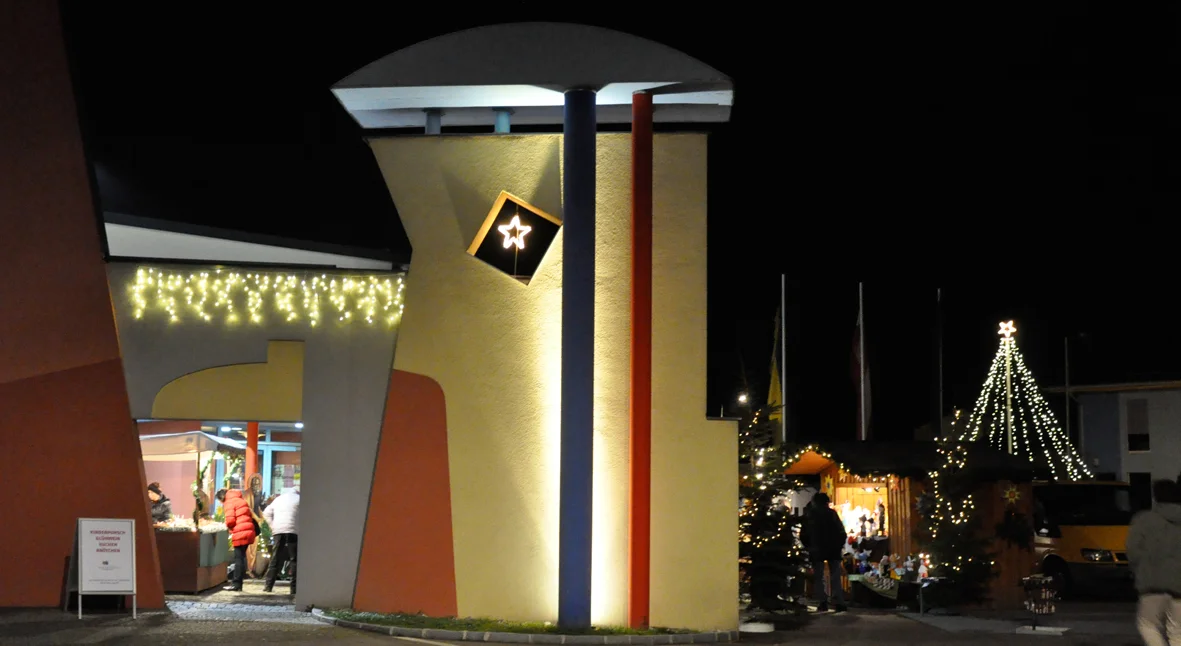 Am 24. und 25. November (jeweils 13 - 19.00 Uhr) findet der beliebte alljährliche Adventmarkt vor dem Kunstmuseum und in ganz Schrems statt…..