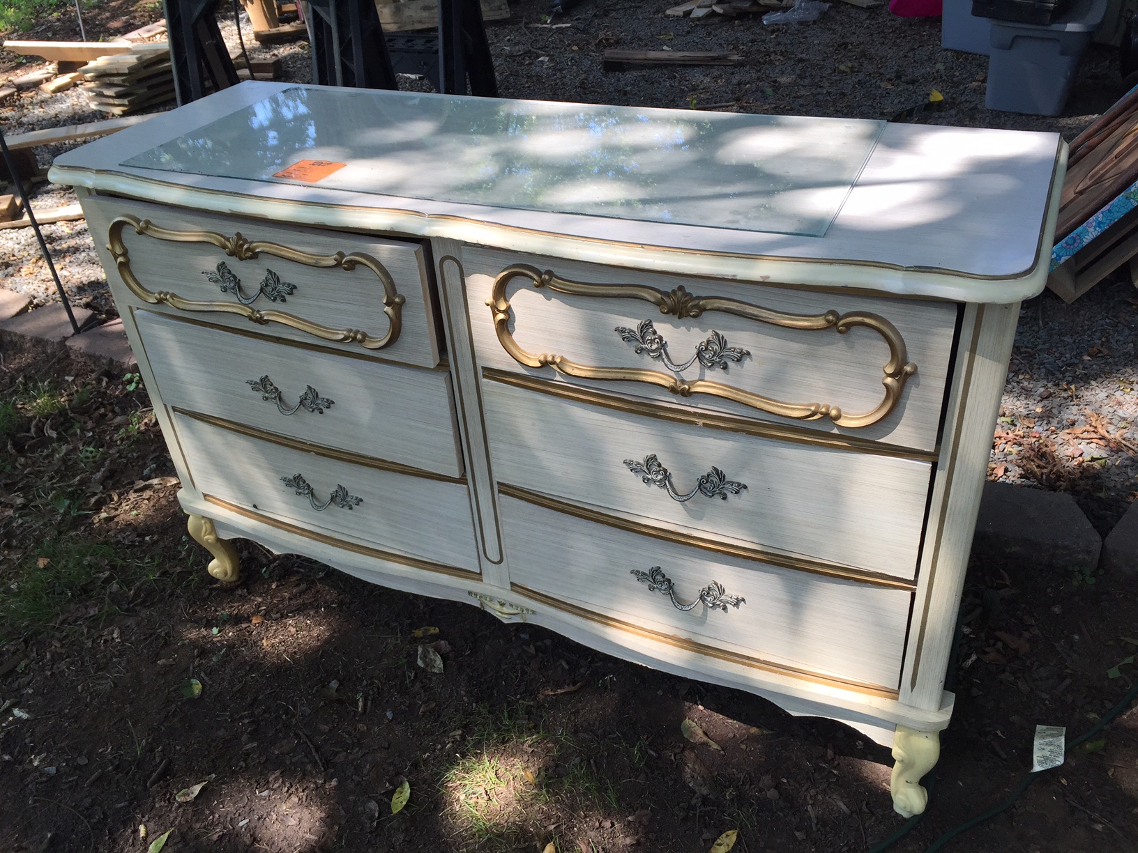 I'm dreaming of what this is going to look like in chalk paint!