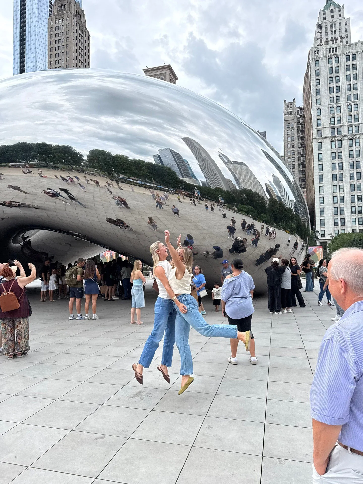Quick trip to Chi town with fergusonshowrooms and @brizochicago to checkout all the new items hitting the market! Of course in true BJI fashion- had to sprinkle in a little (okay, a lot) of fun along the way! Just missing our @maggie_dixon97!