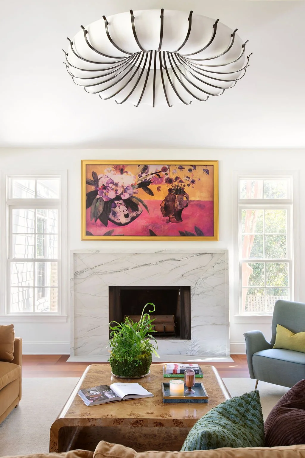 Living Room magic ✨
photos: @margaret.wright

&bull;
&bull;
&bull;
&bull;
&bull;
&bull;
&bull;
#interiordesign #charlestoninteriors #charlestoninteriordesign #beccajonesinteriors #sodomino #cljsquad #formandfunction #interiorstyling #charlestoninteri