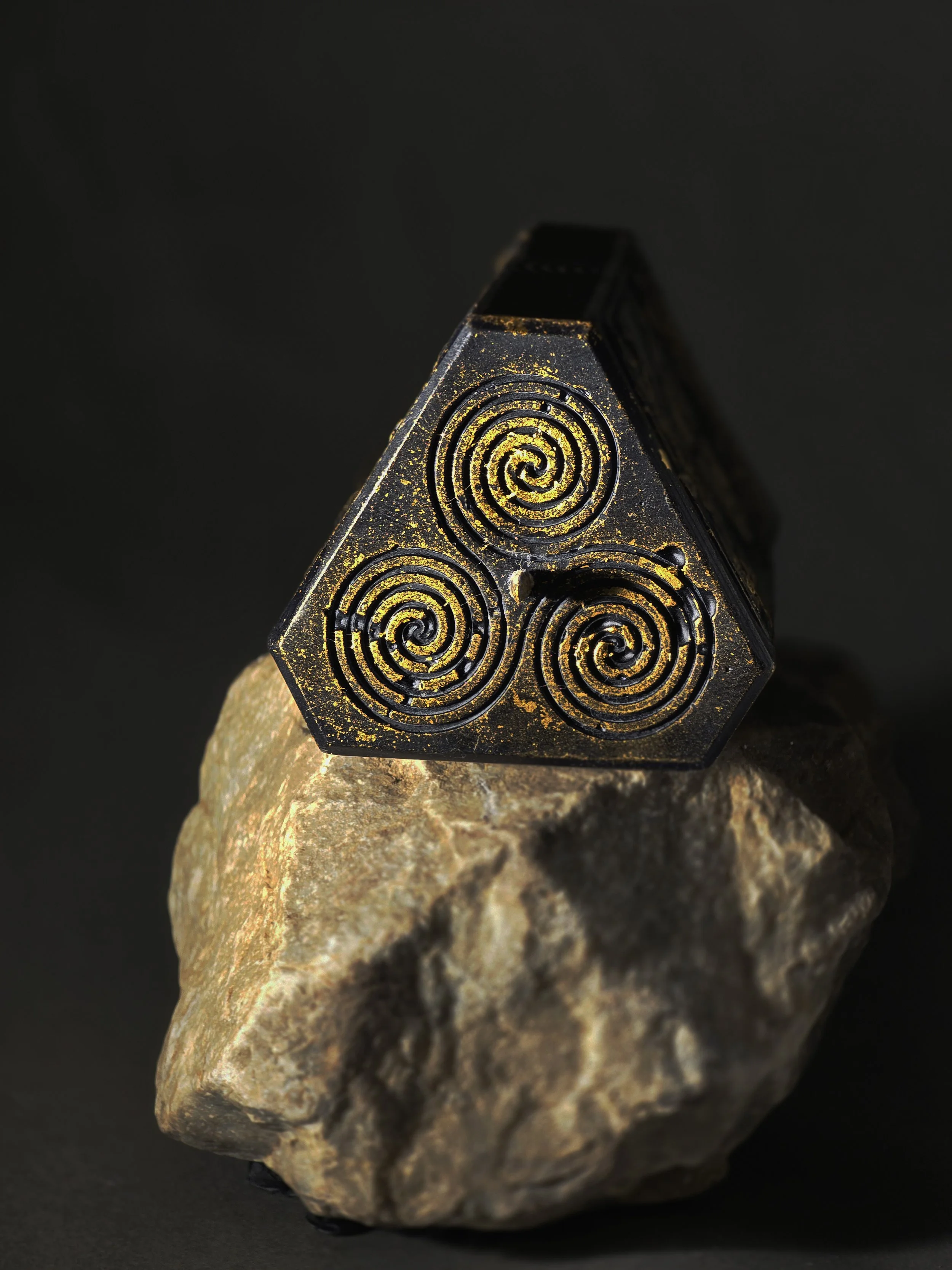 triskelion Top detail.jpg