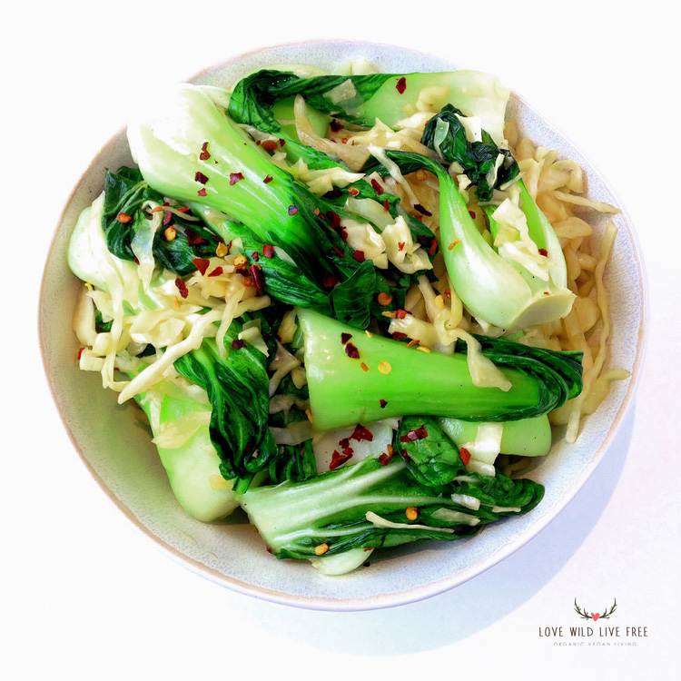 Looking for a vibrant, quick + nutritious dinner at the end of a long day? My Bok Choy, Cabbage & Garlic Stir-Fry is a delicious dish that’s ready in under 15 minutes!