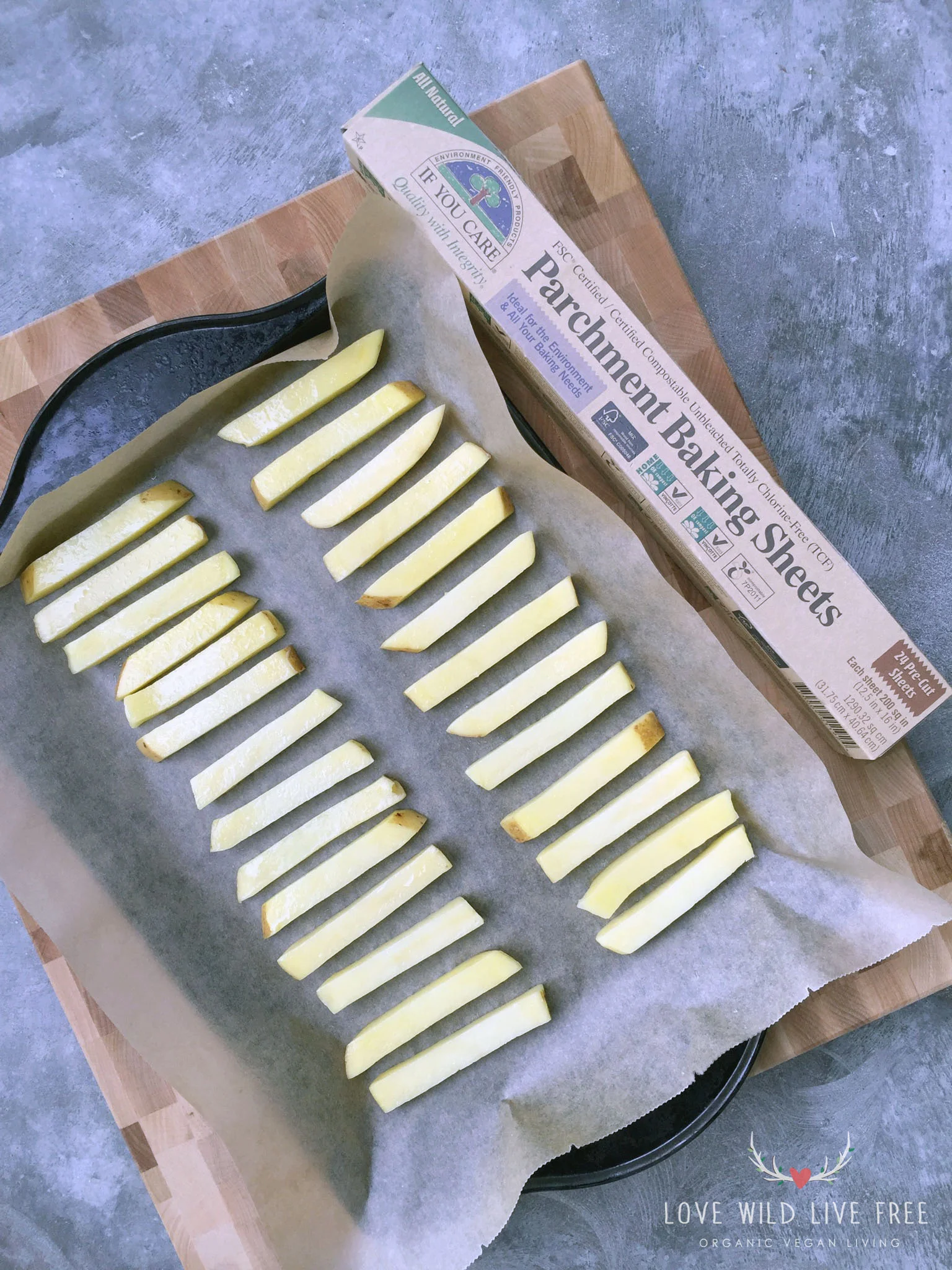 For this recipe I used compostable Parchment Baking Sheets from If You Care which come pre-cut and fit perfectly on my baking sheet. 