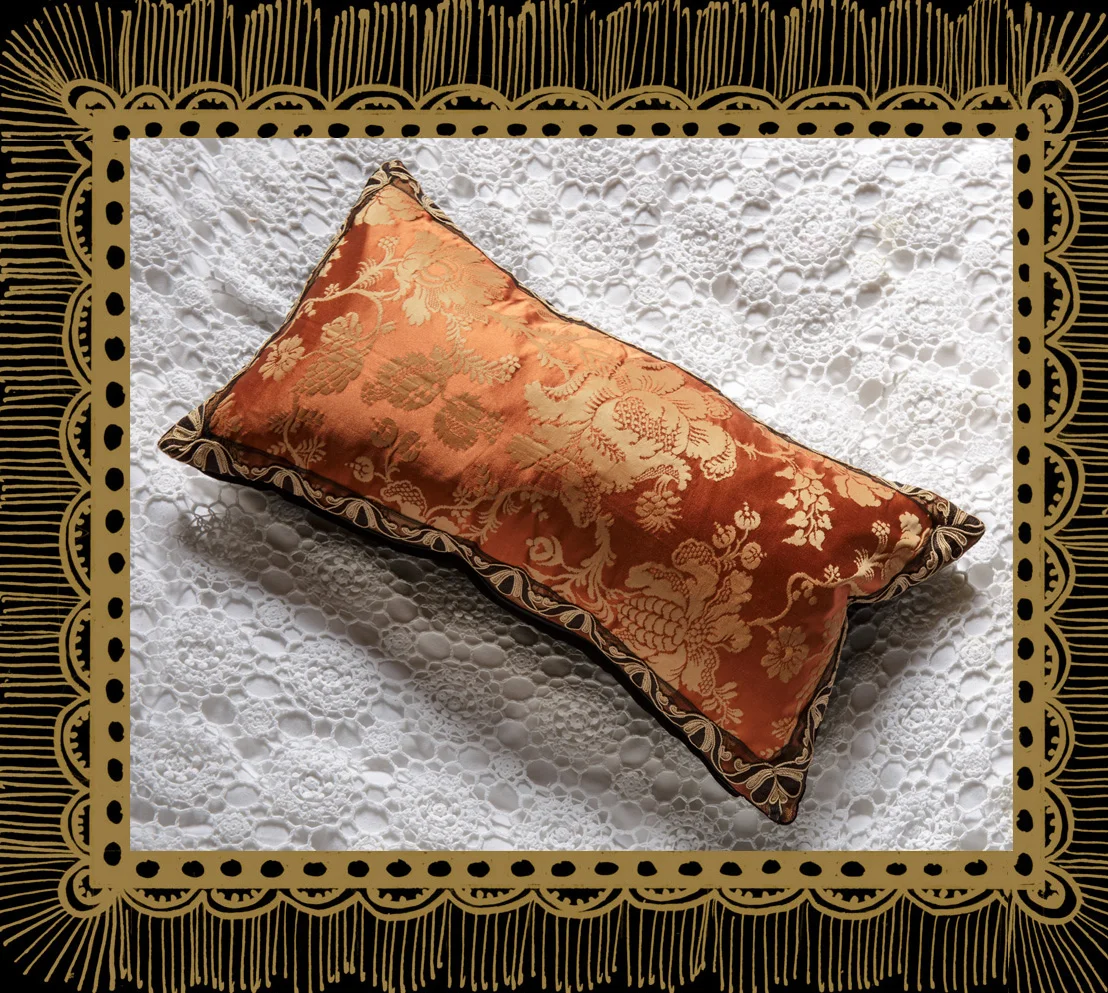 Oblong cushion