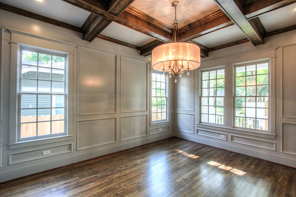 The exquisite finishing in the dining room will make it a memorable place for your guests when entertaining.