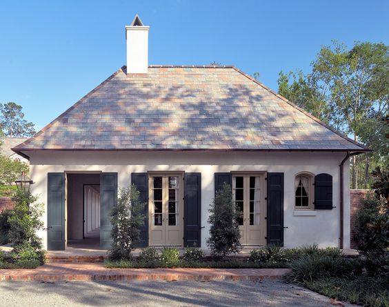 One of the Ken Tate Creole Cottages that has inspired 712 E. 9th.