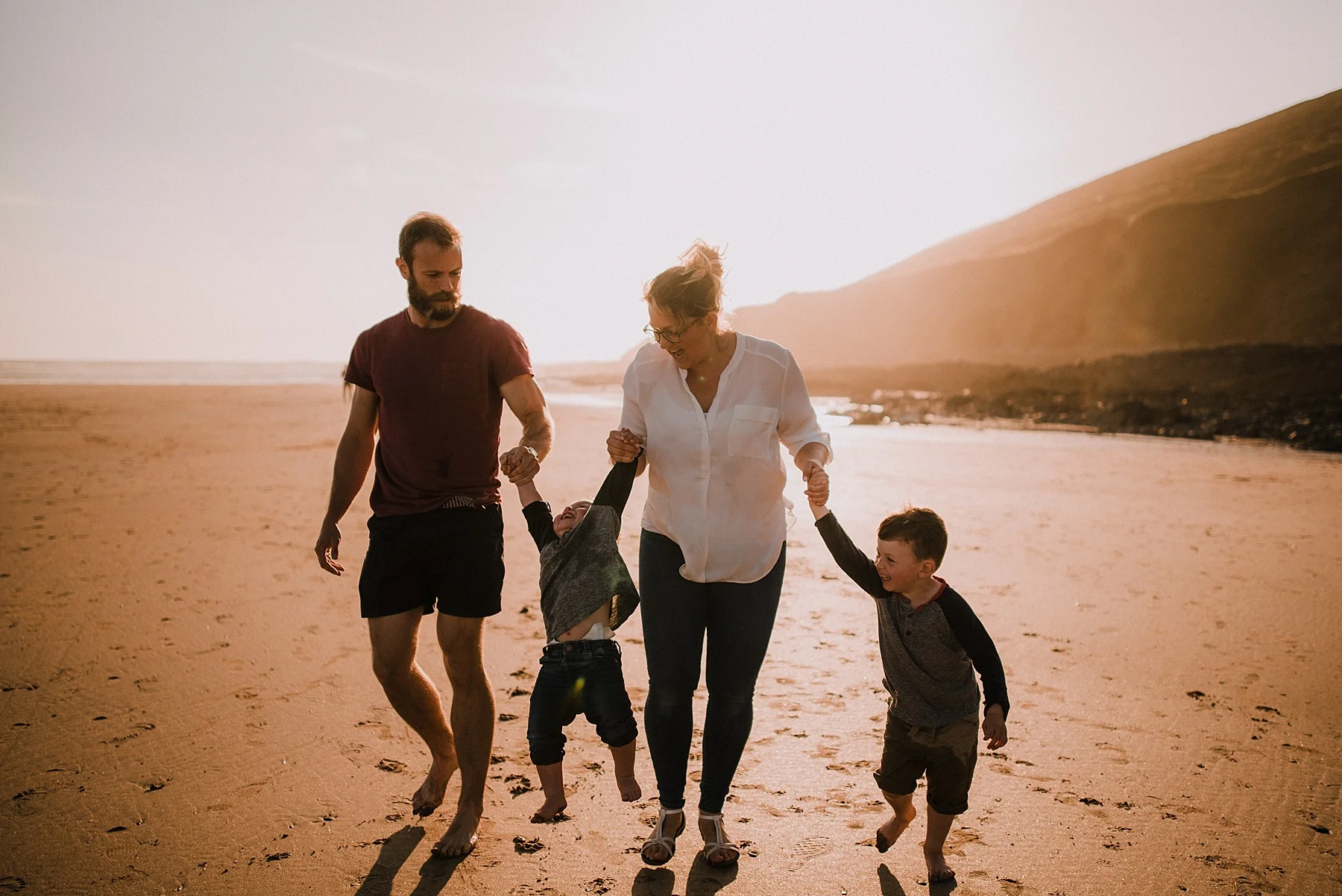 Super fun &amp; natural family shoot on the beach with the Waterhouse family! Plus some thoughts on perfection and comparison.