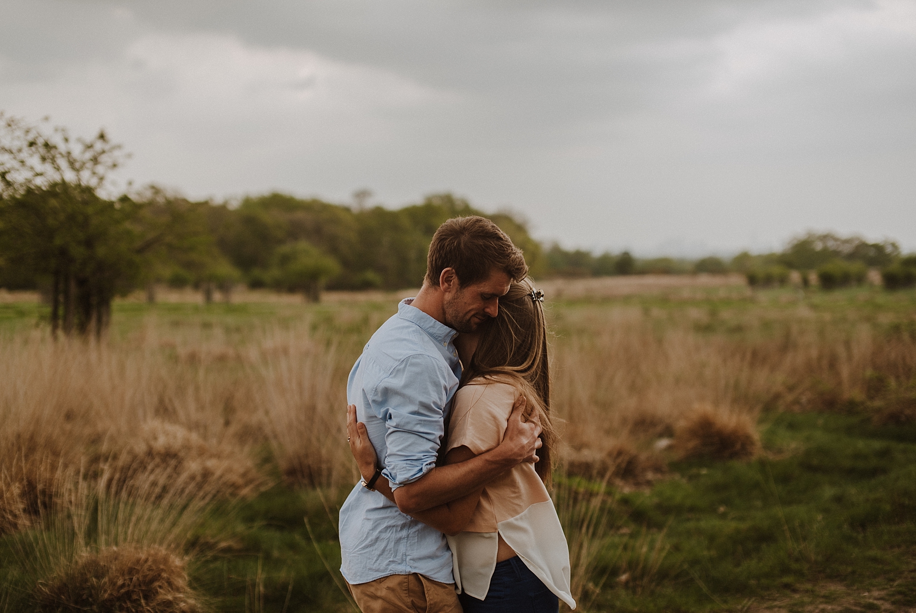 natural wedding photographer