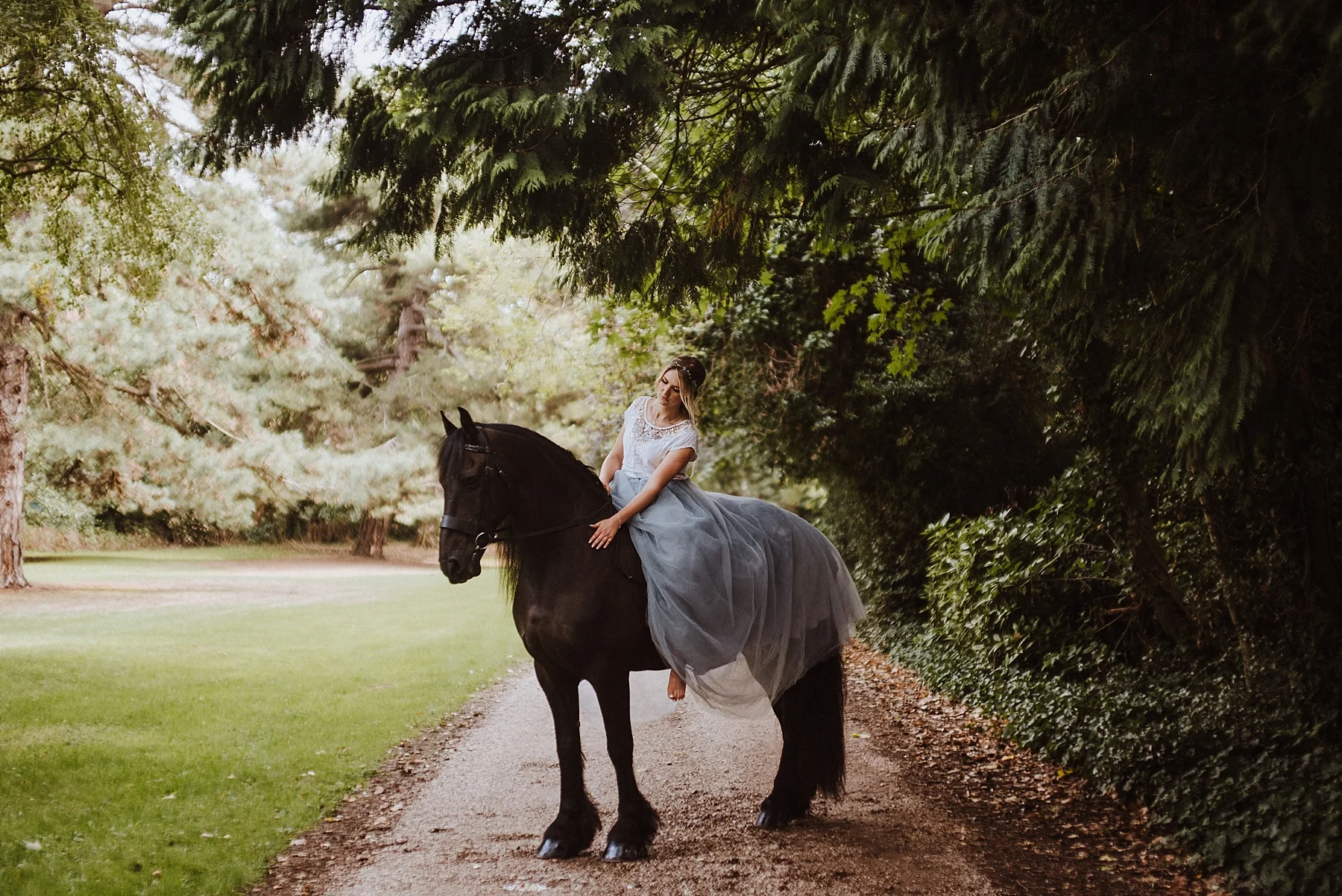 A beautiful elopement inspired styled shoot at Thrumpton Hall.