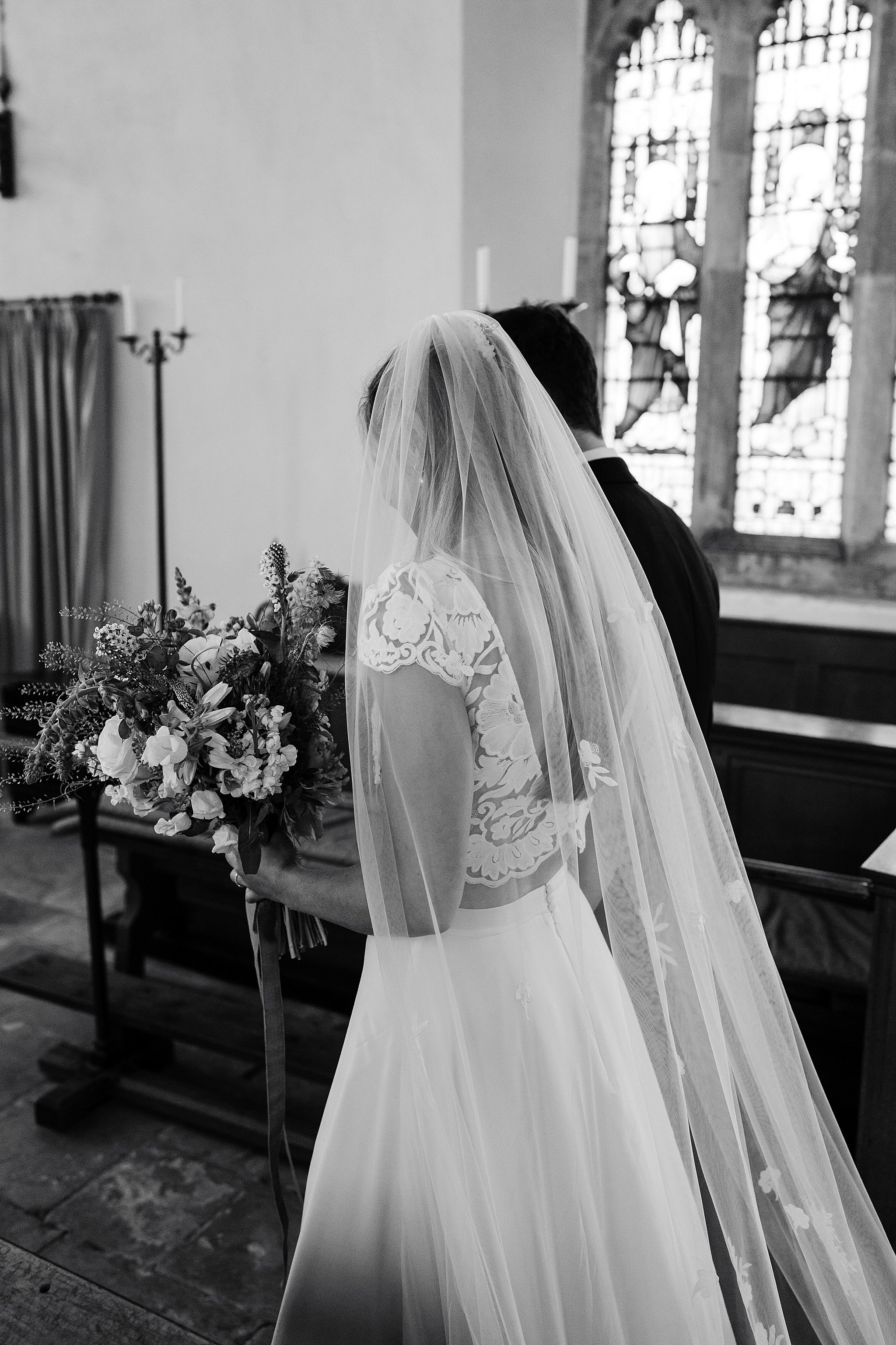 Cotswolds wedding photography at Leys Farm, Swerford.