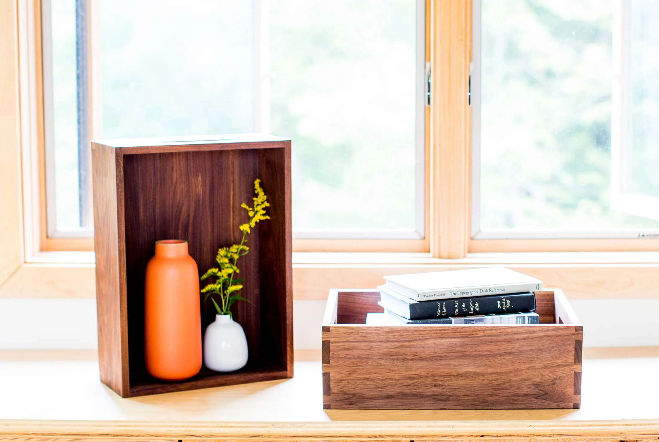 Versatility for storage or display.