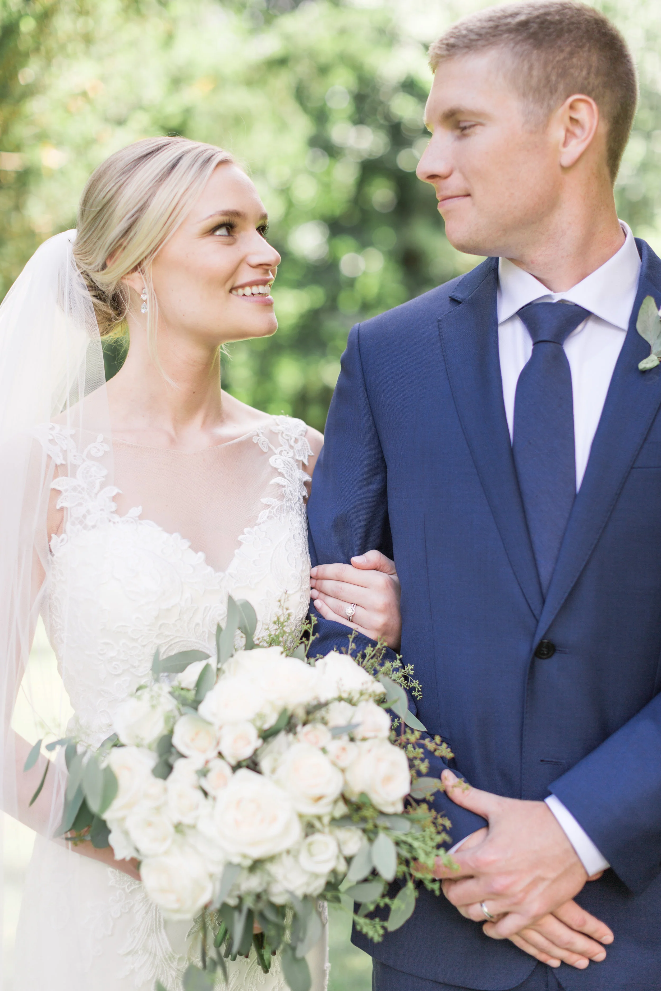 taylormarieparker_michiganweddingphotographer_oliviaanddrew-592.jpg