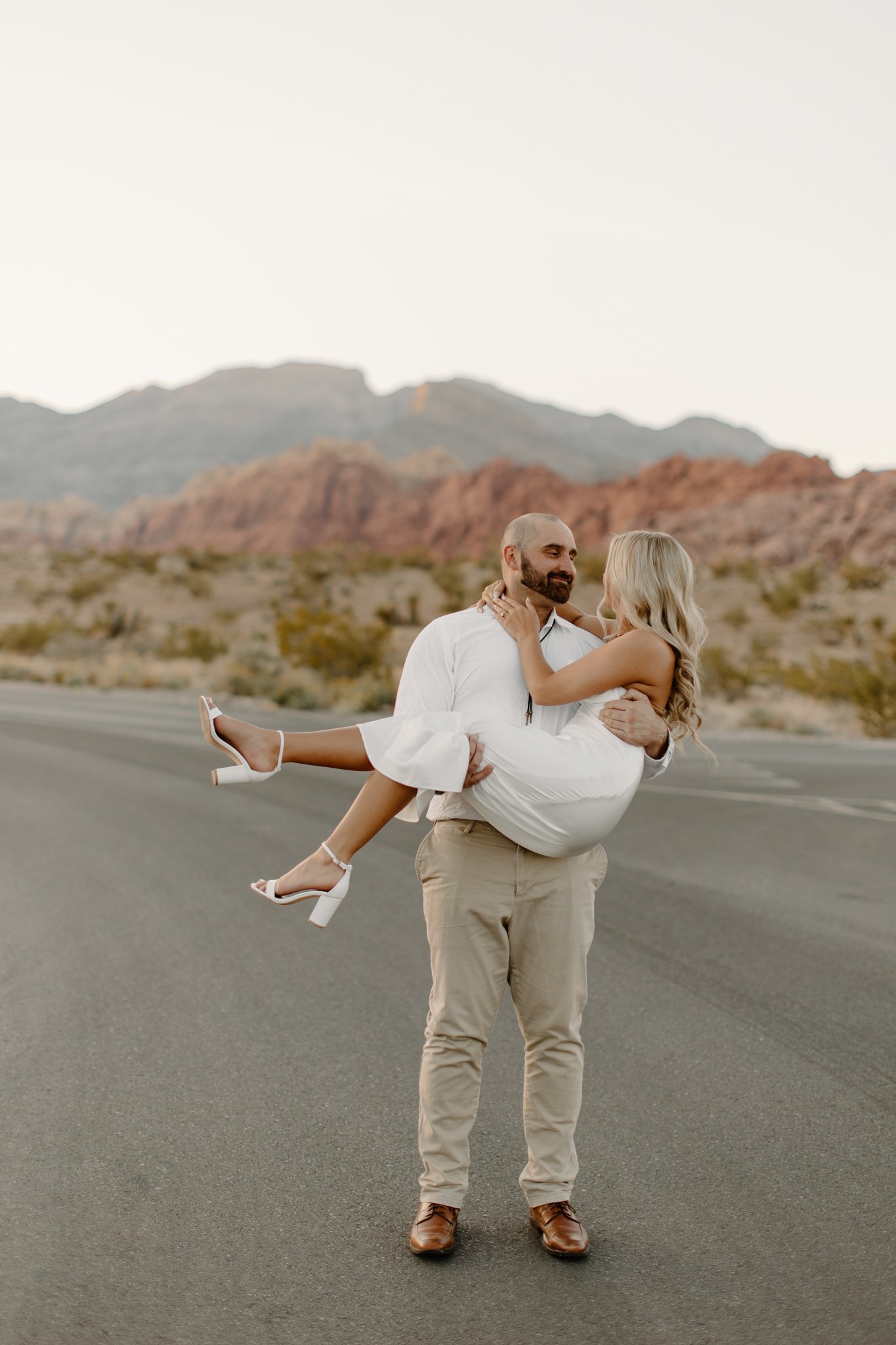 red-rock-canyon-elopement_las-vegas-nevada_taylor-marie-parker-25.jpg