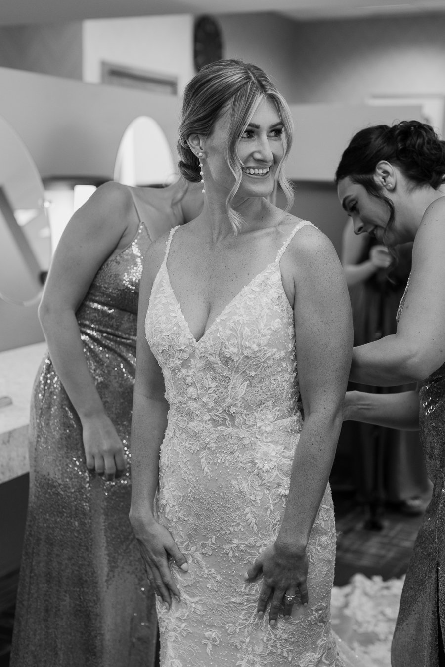 walnut-creek-country-club-wedding-south-lyon-michigan-23.jpg