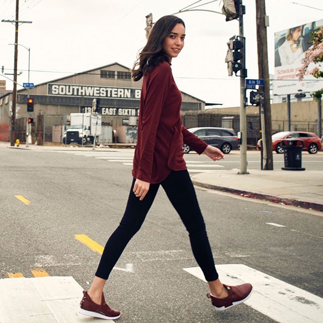 Strut your way through the week like a pro. Happy Monday!
_
👟 @comunitymade 👚 @lamadeclothing