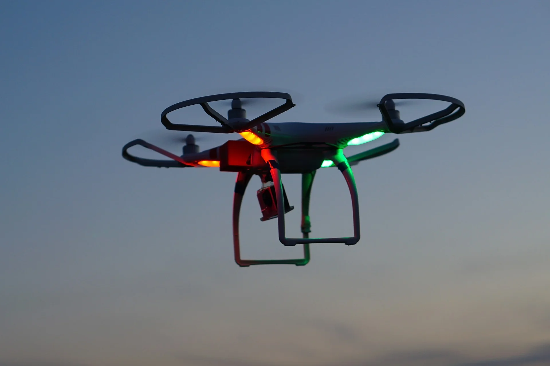 drone-2554178_1920.jpg