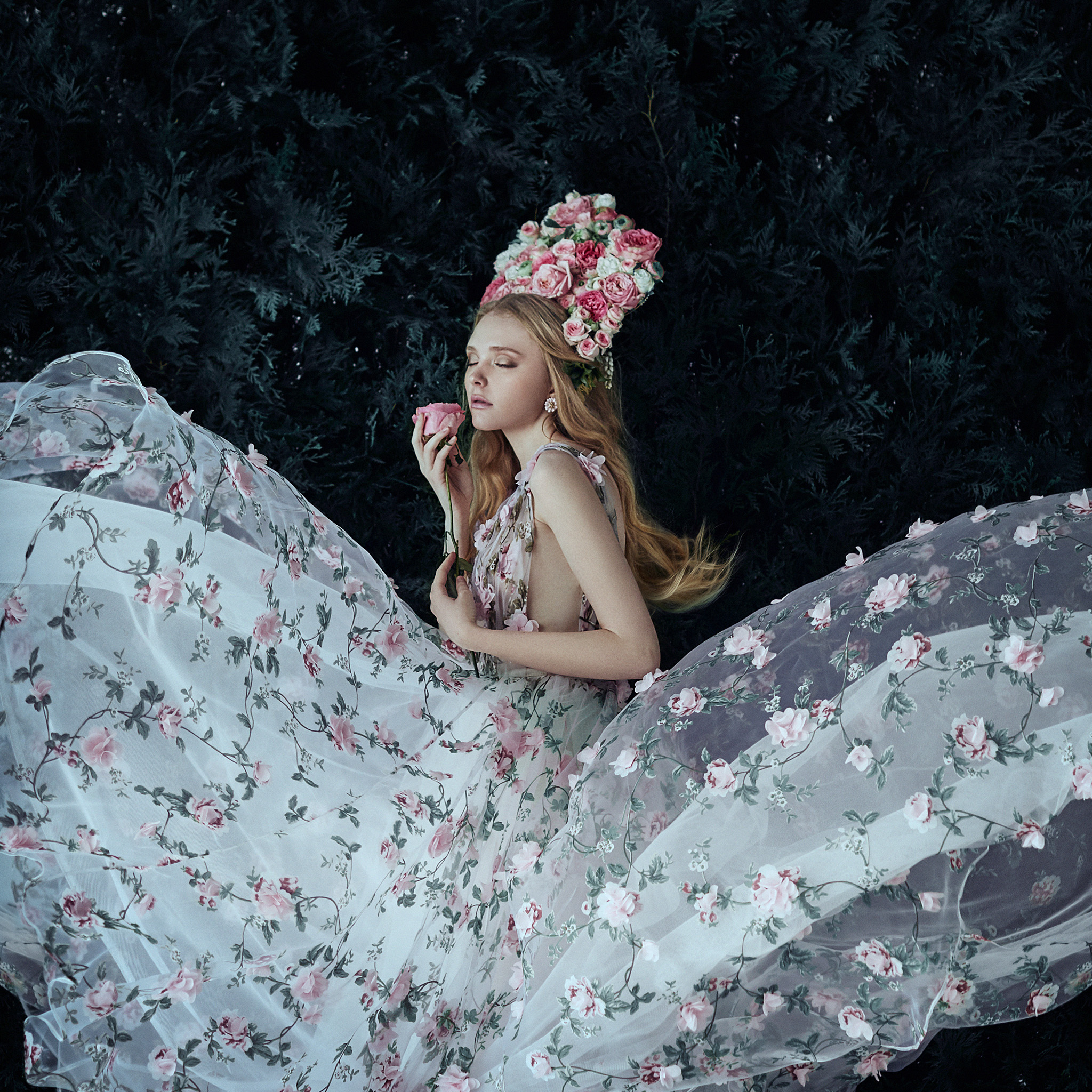 bella_kotak_fairytale_fantasy_portrait_workshop_floral_dress_fashion_editorial_magical_perfun_ad_campaign_designer_portrait_porraiture_whimsical.jpg
