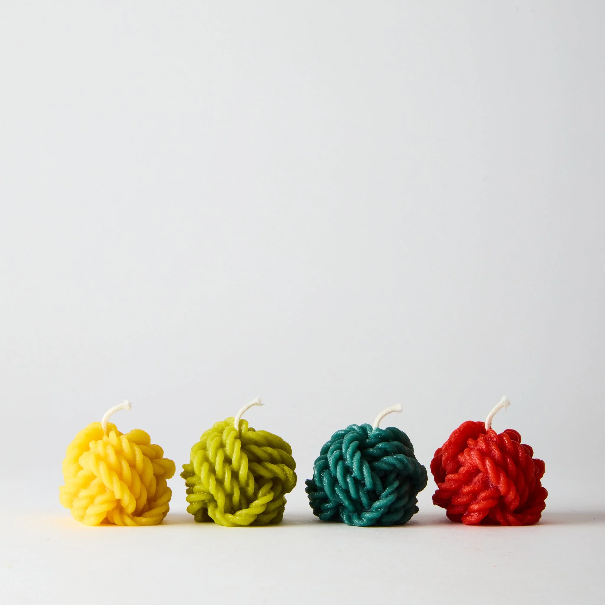 L-OUVRIERE_YARN-BALL_BRIGHTS_1545.jpg
