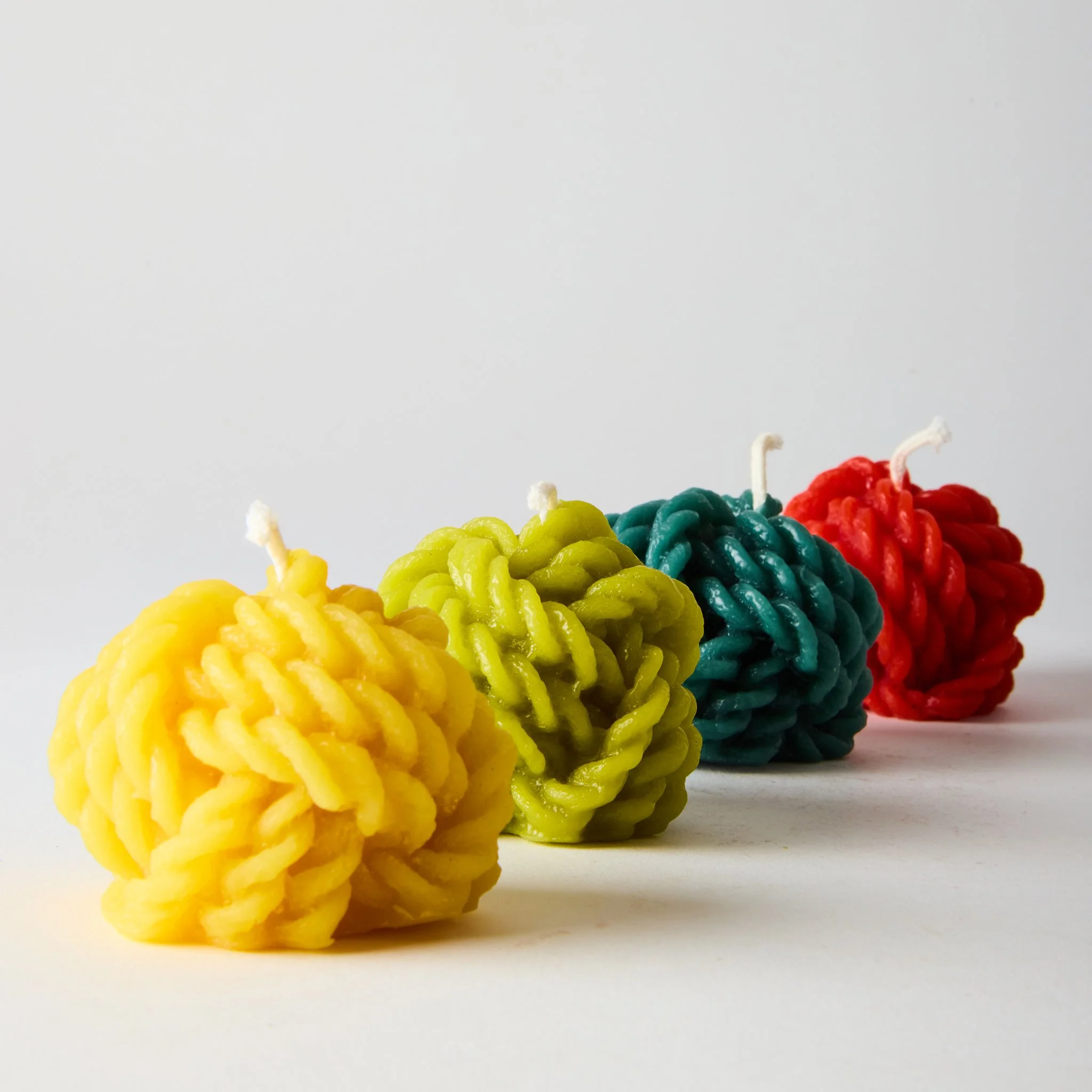 L-OUVRIERE_YARN-BALL_PASTELS_1555.jpg