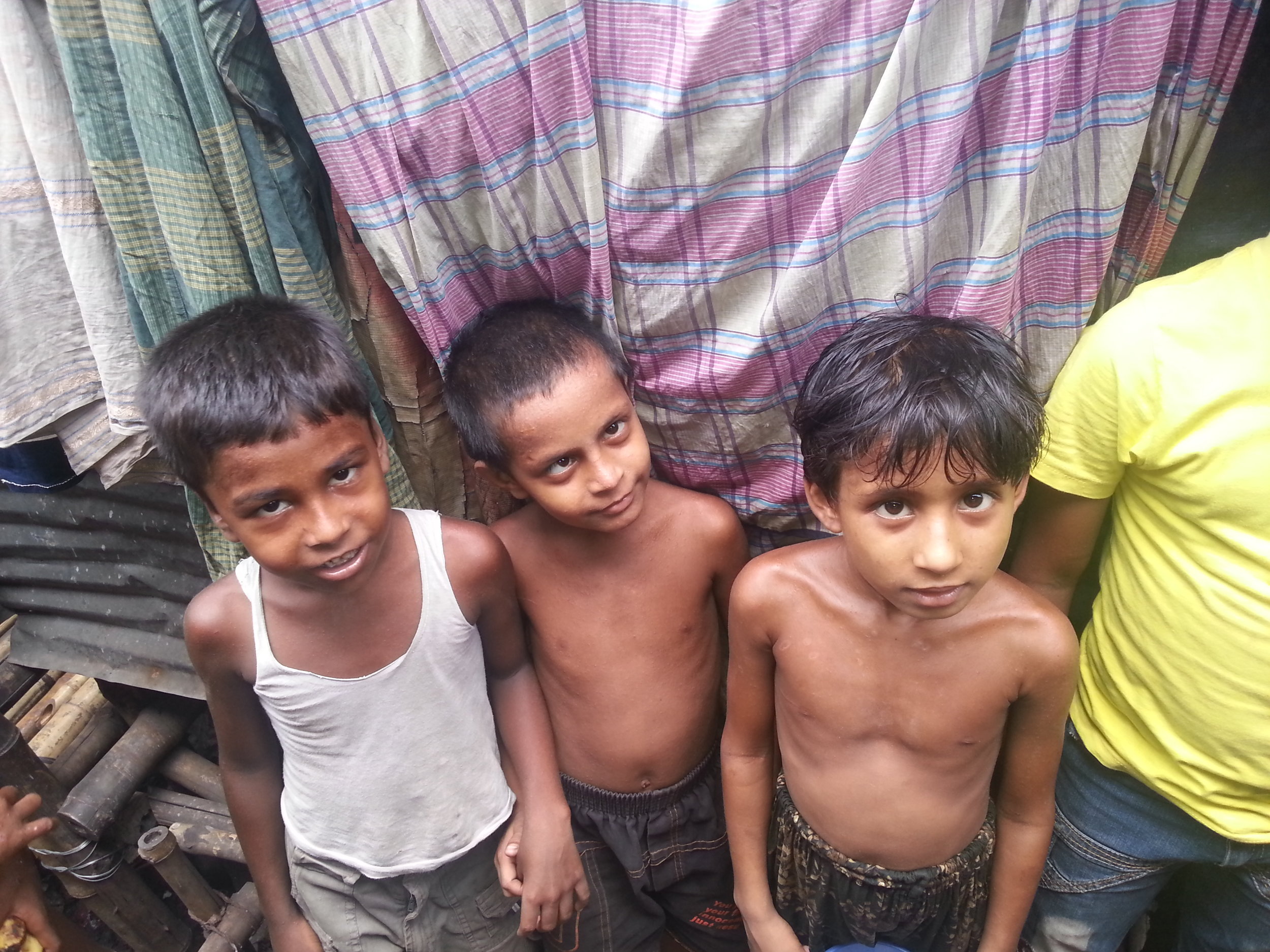 boys dhaka slum.jpg