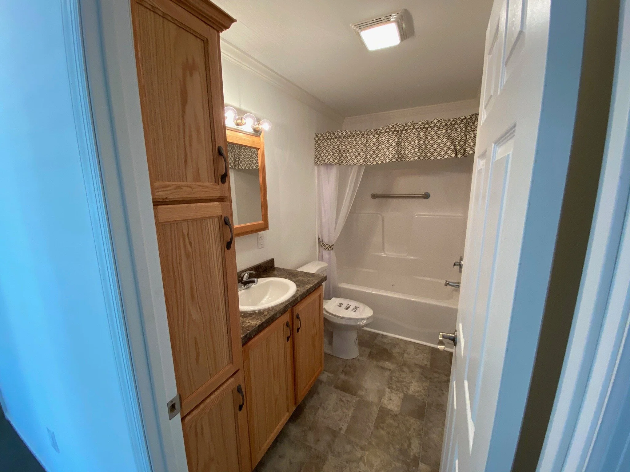 102 Glenridge Drive - 4 of 17.jpeg