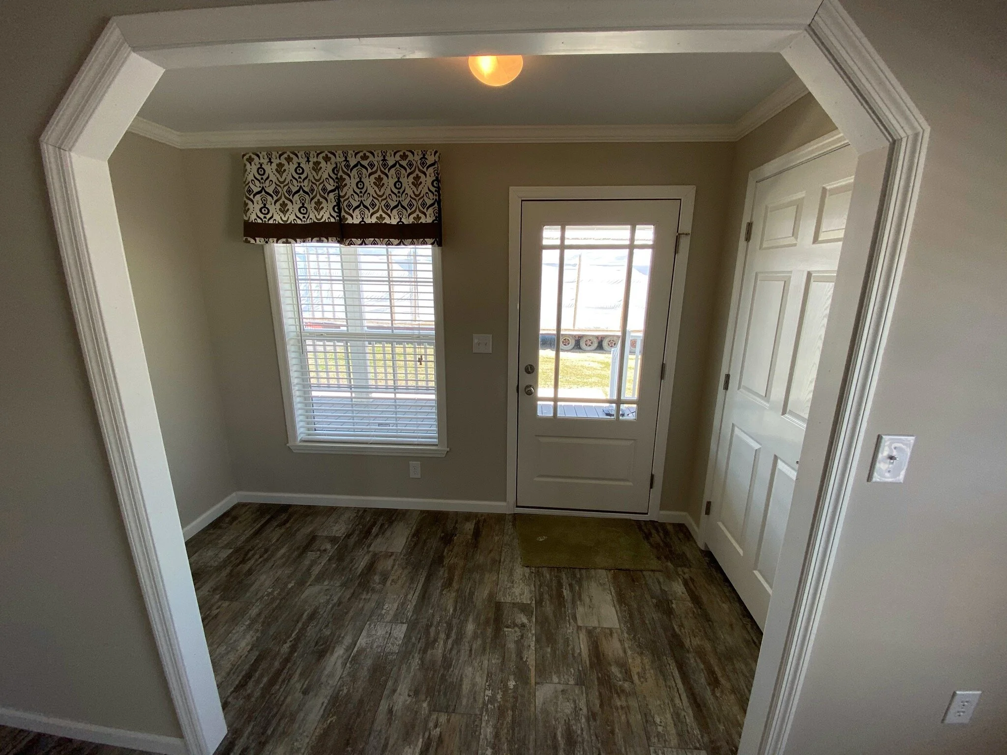 104 Glenridge Drive - 3 of 15.jpeg