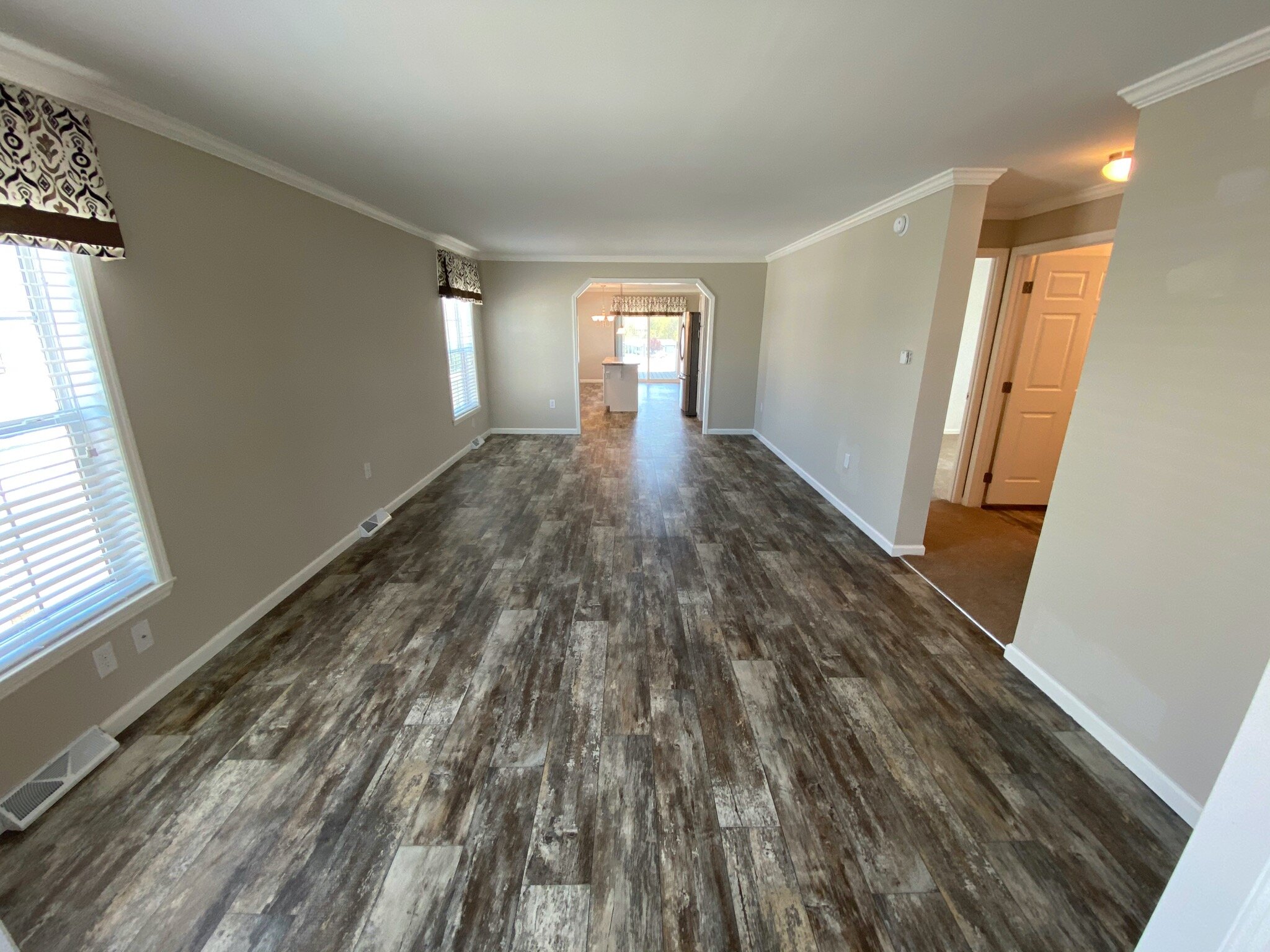 104 Glenridge Drive - 4 of 15.jpeg