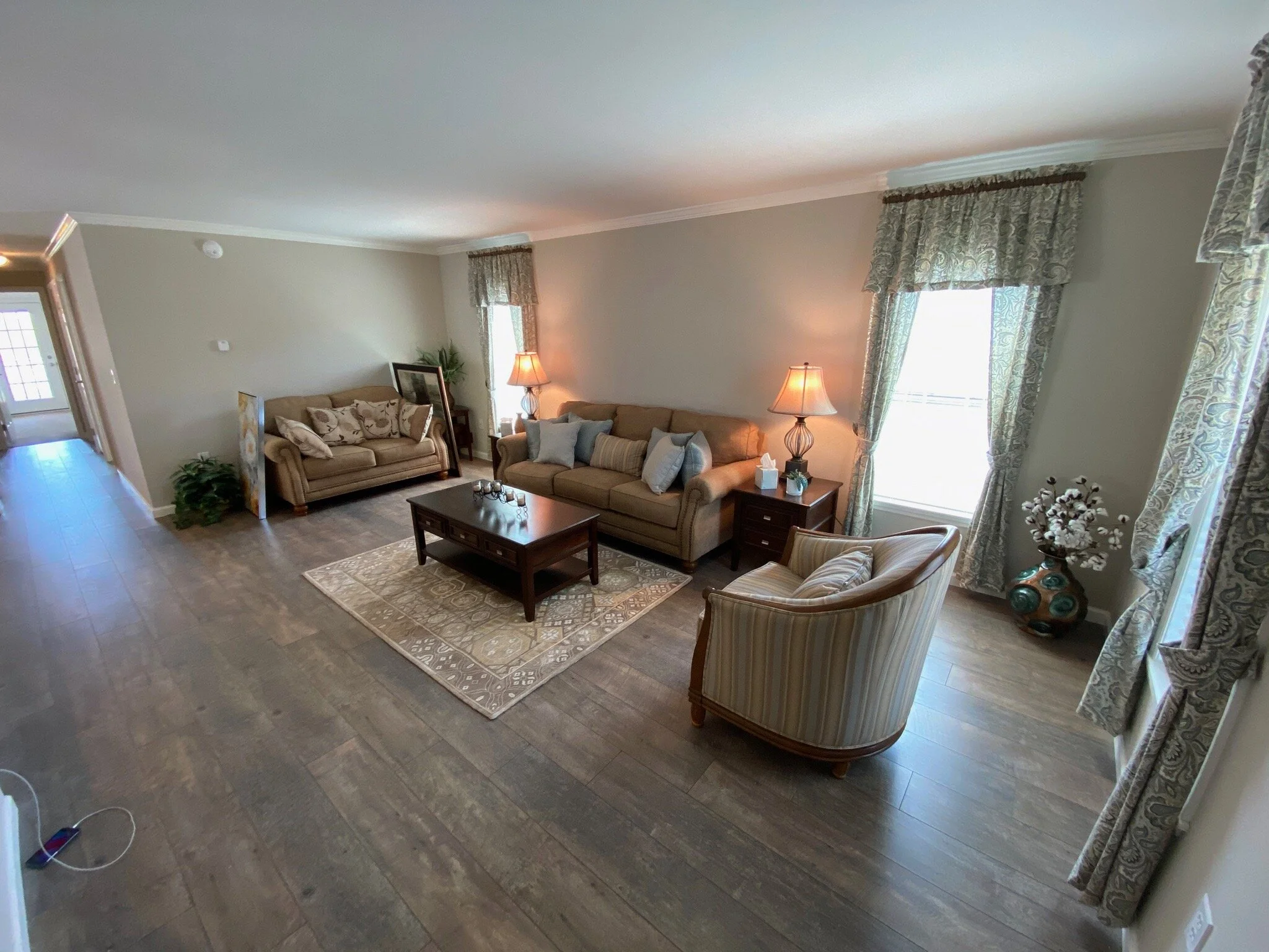 106 Glenridge Drive - 3 of 19.jpeg