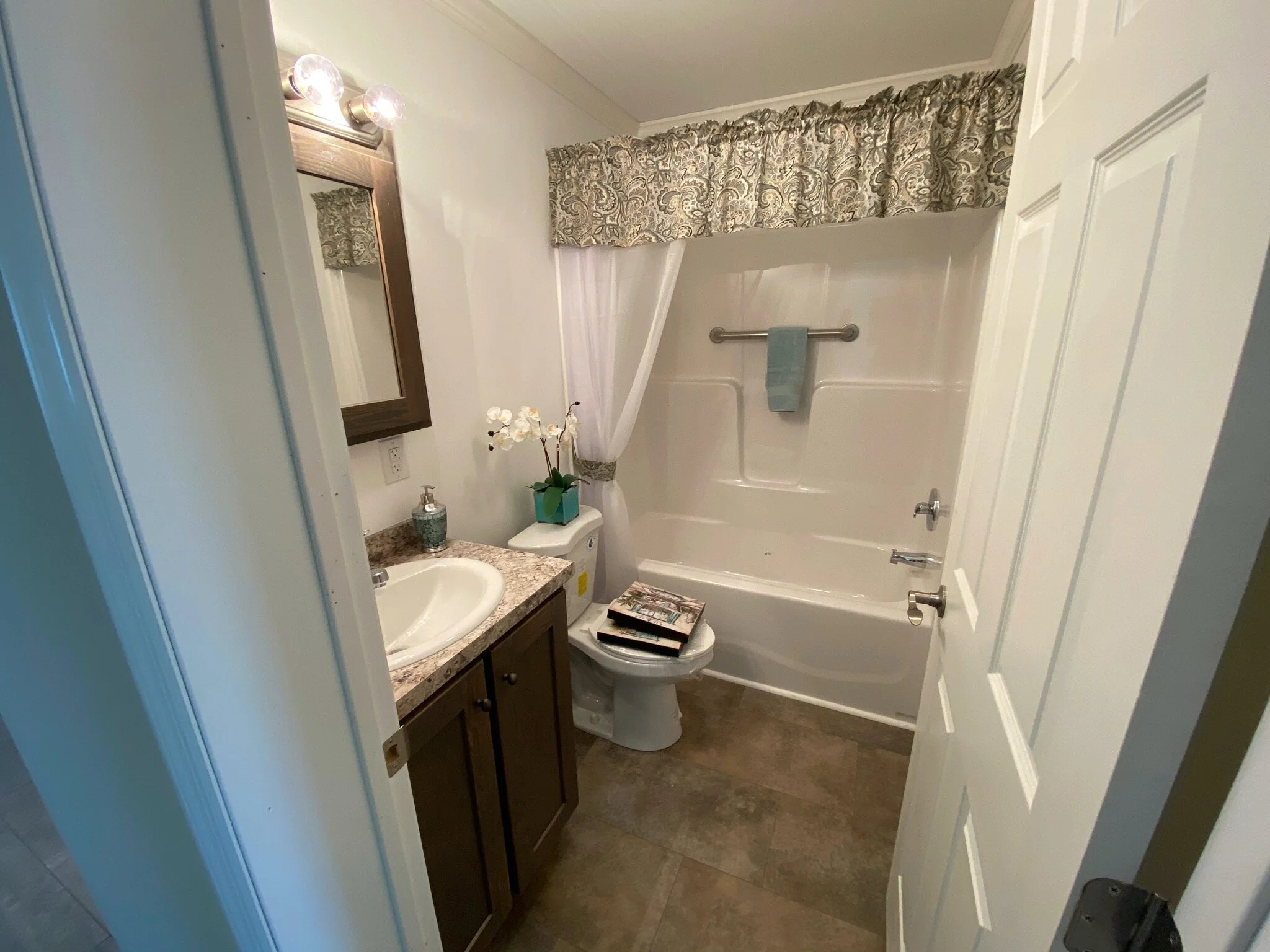 106 Glenridge Drive - 11 of 19.jpeg