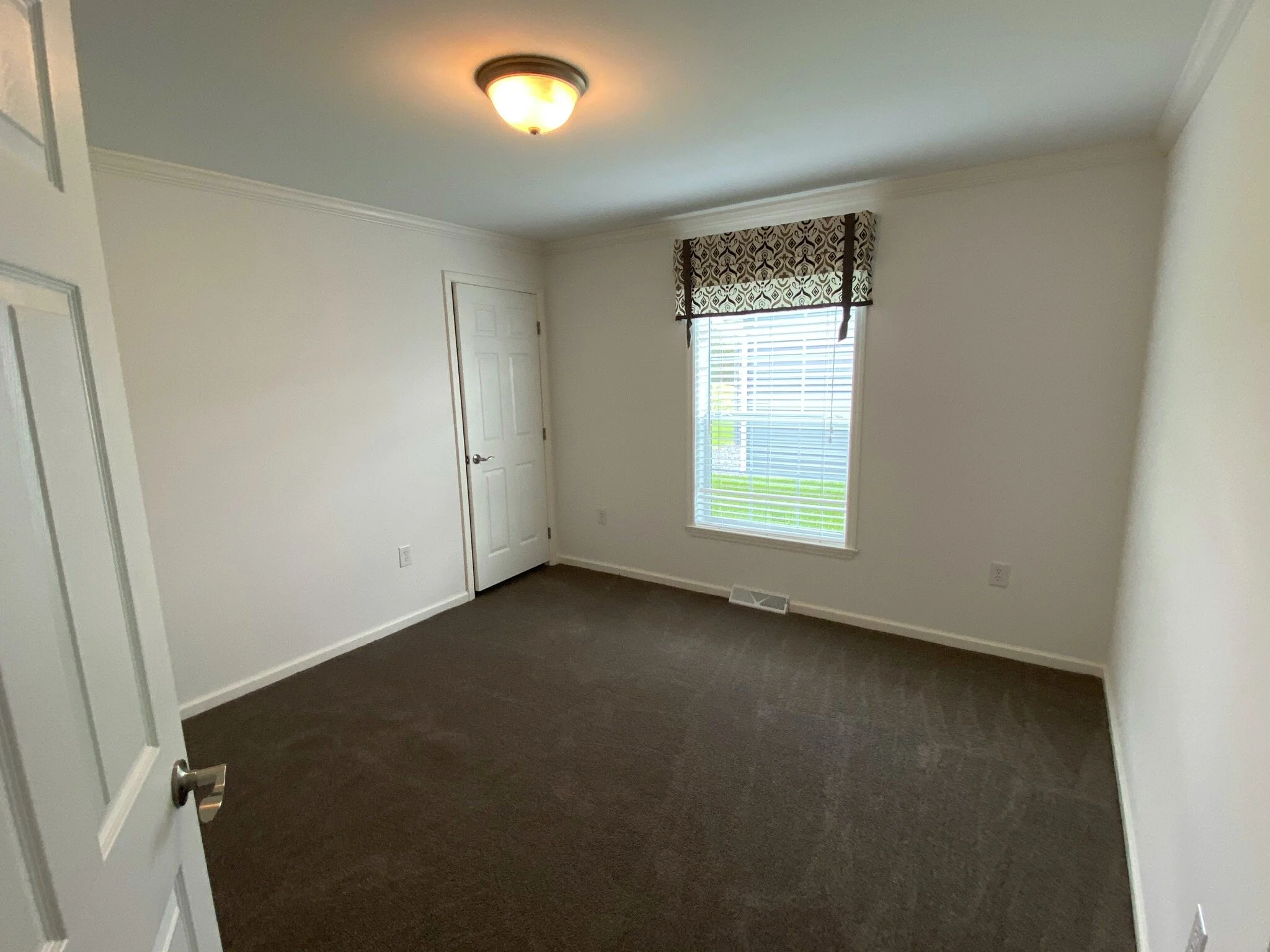 164 Glenridge Drive - 10 of 16.jpeg