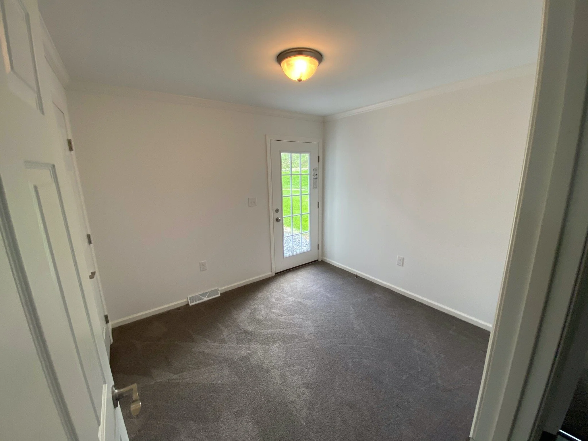 164 Glenridge Drive - 11 of 16.jpeg