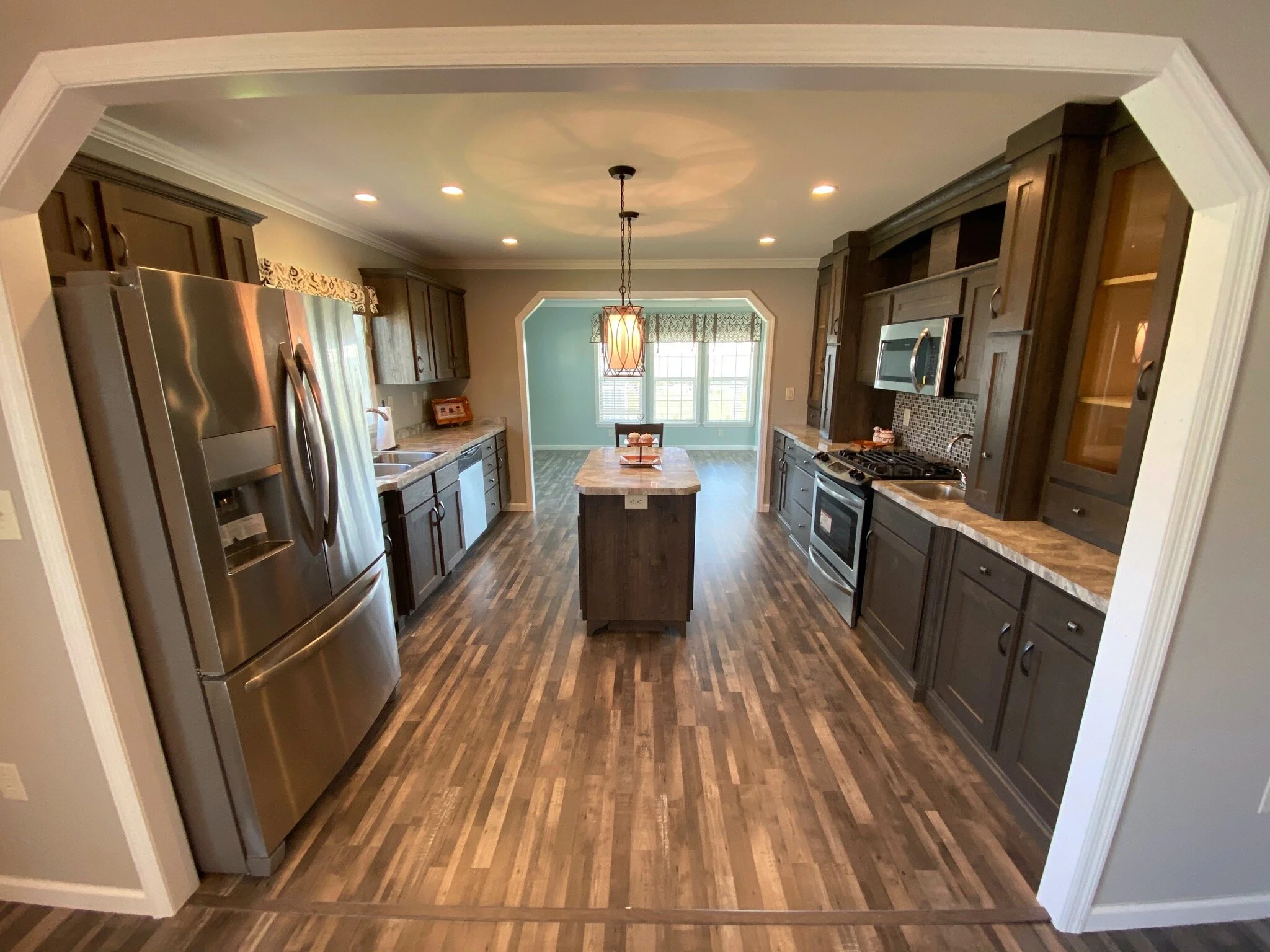 167 Glenridge Drive - 3 of 15.jpeg